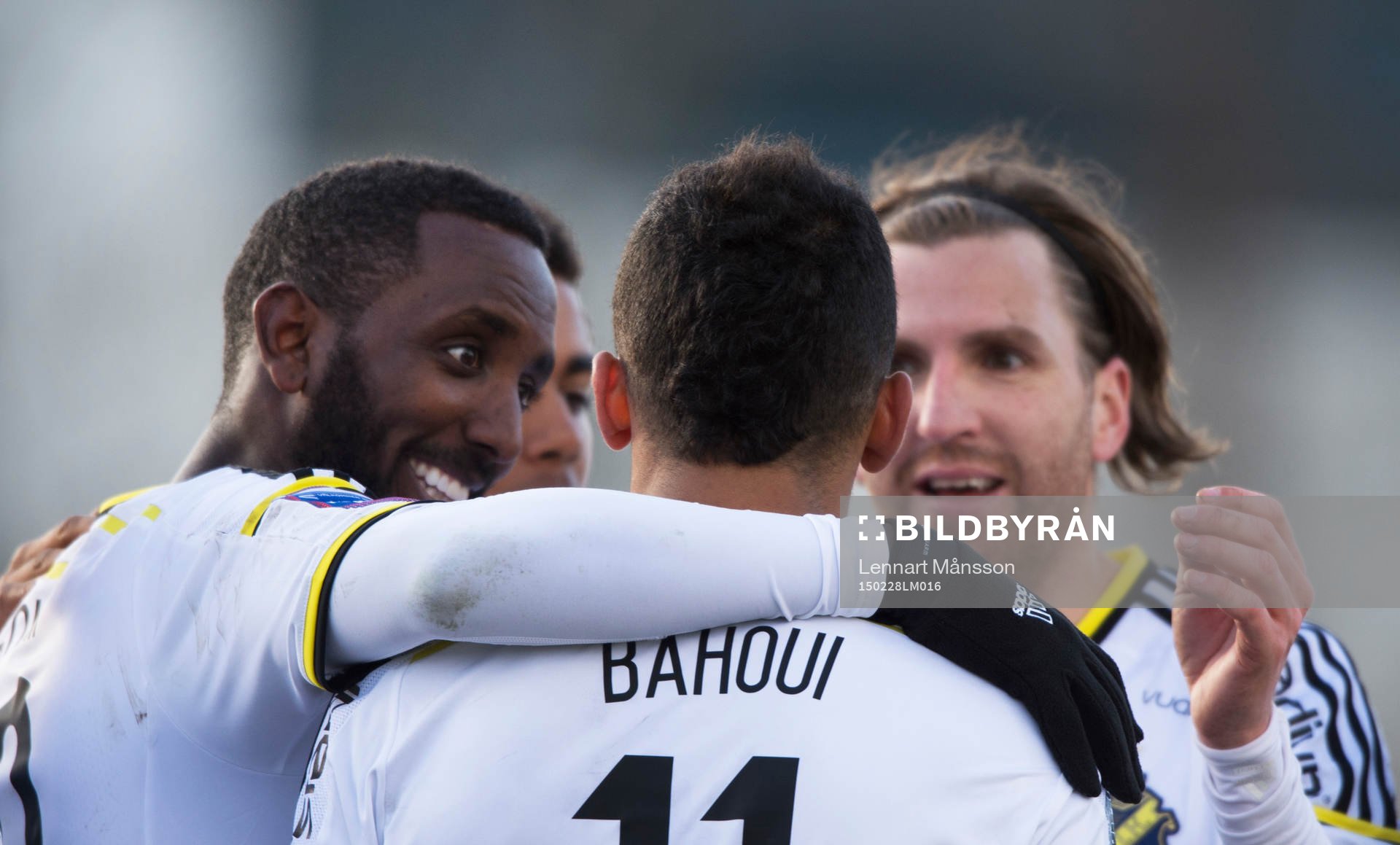 s Nabil Bahoui grattas V Henok Goitom och Nils-Eric
