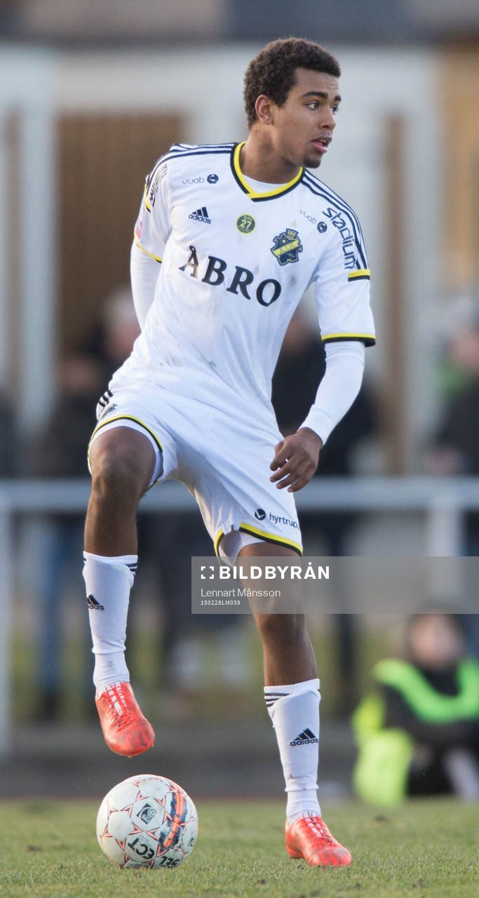AIK:s Noah Sonko Sundberg i matchen i Svenska cupen mellan Kristianstad och AIK i Kristianstad 28 februari 2015.