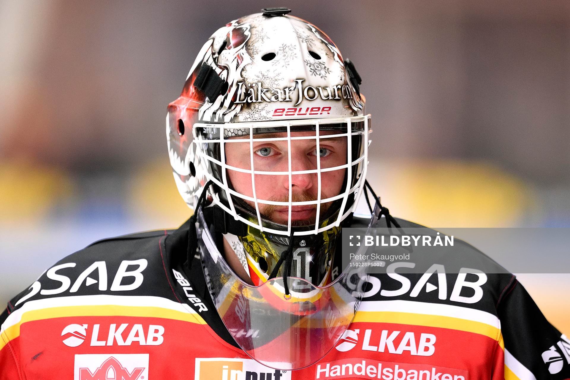 Luleås målvakt Daniel Larsson på uppvärmningen innan