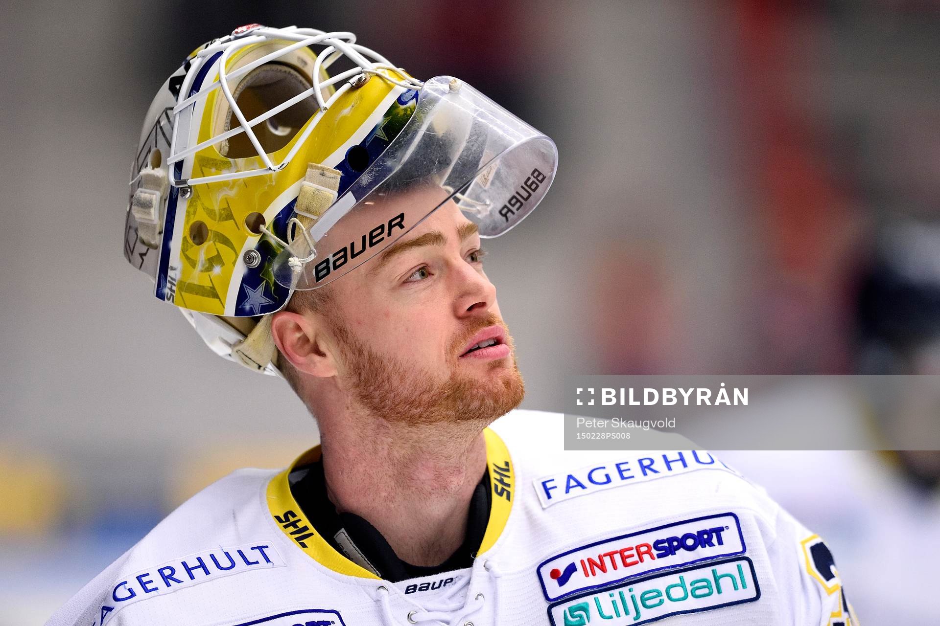 s målvakt Gustaf Wesslau på uppvärmningen innan