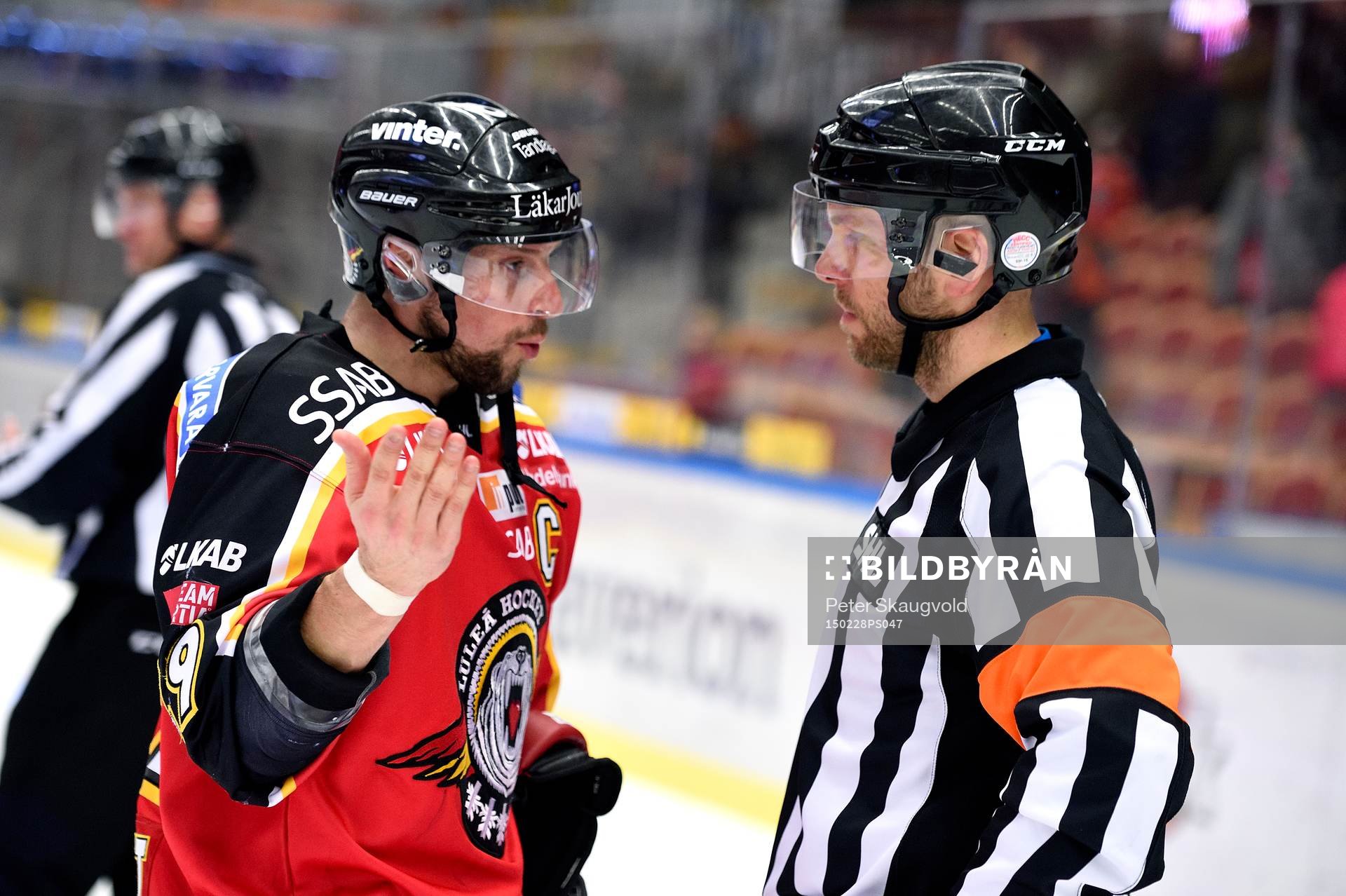 Luleås Chris Abbott är uppröd på domare Marcus Linde