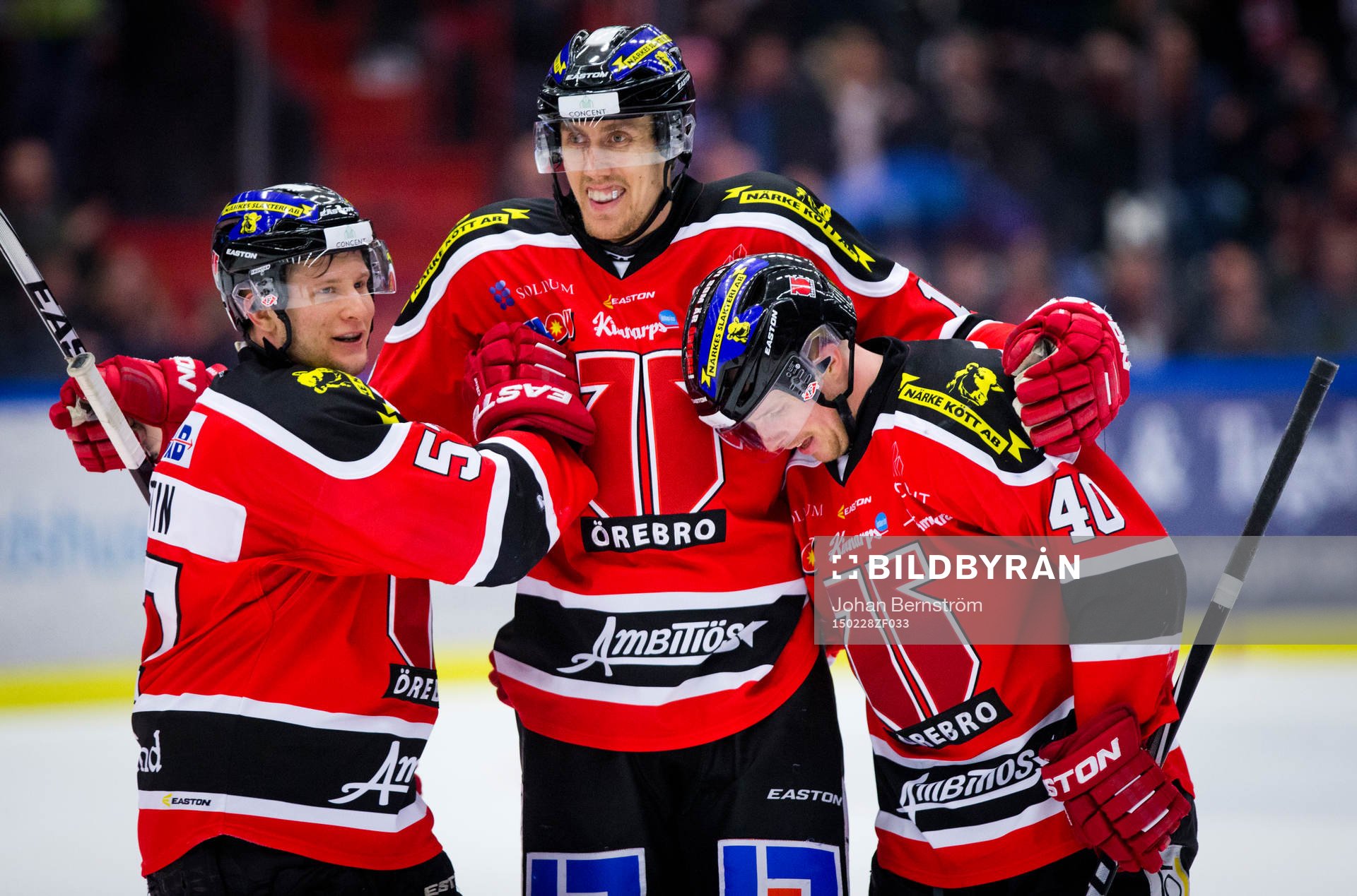 Örebros Marko Anttila gör 4-0 och jublar med Johan Motin