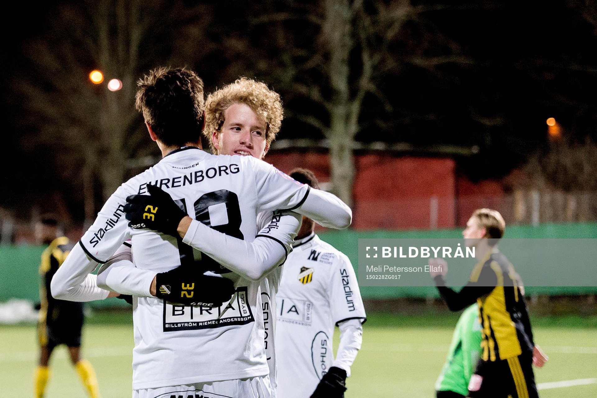 Häckens Alexander Jeremejeff och Samuel Gustafson jublar