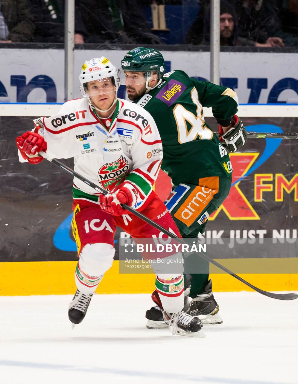 Modos Simon Önerud och Färjestads Milan Gulas