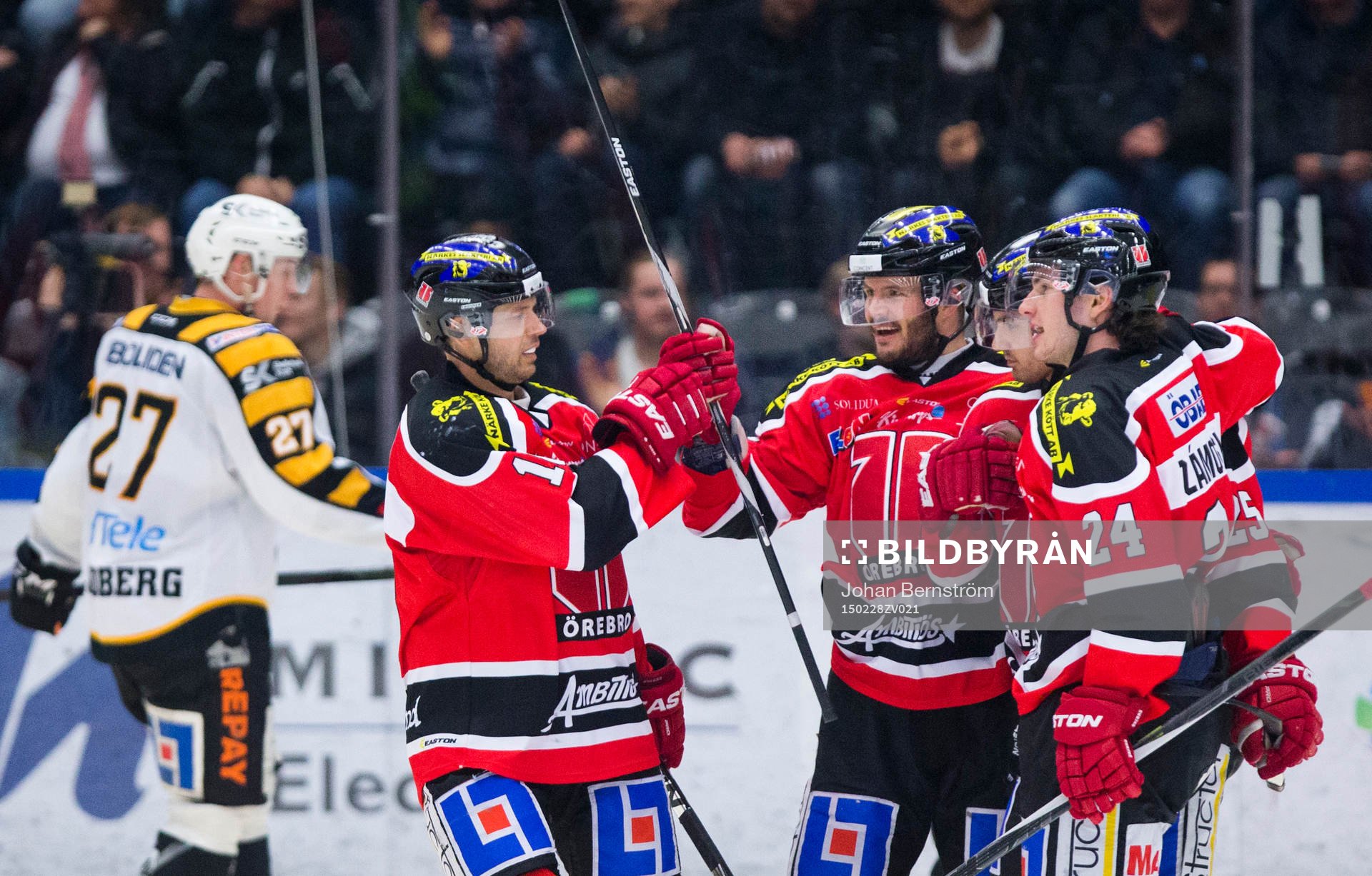 Örebros Martin Johansson gör 3-0 och på bilden jublar