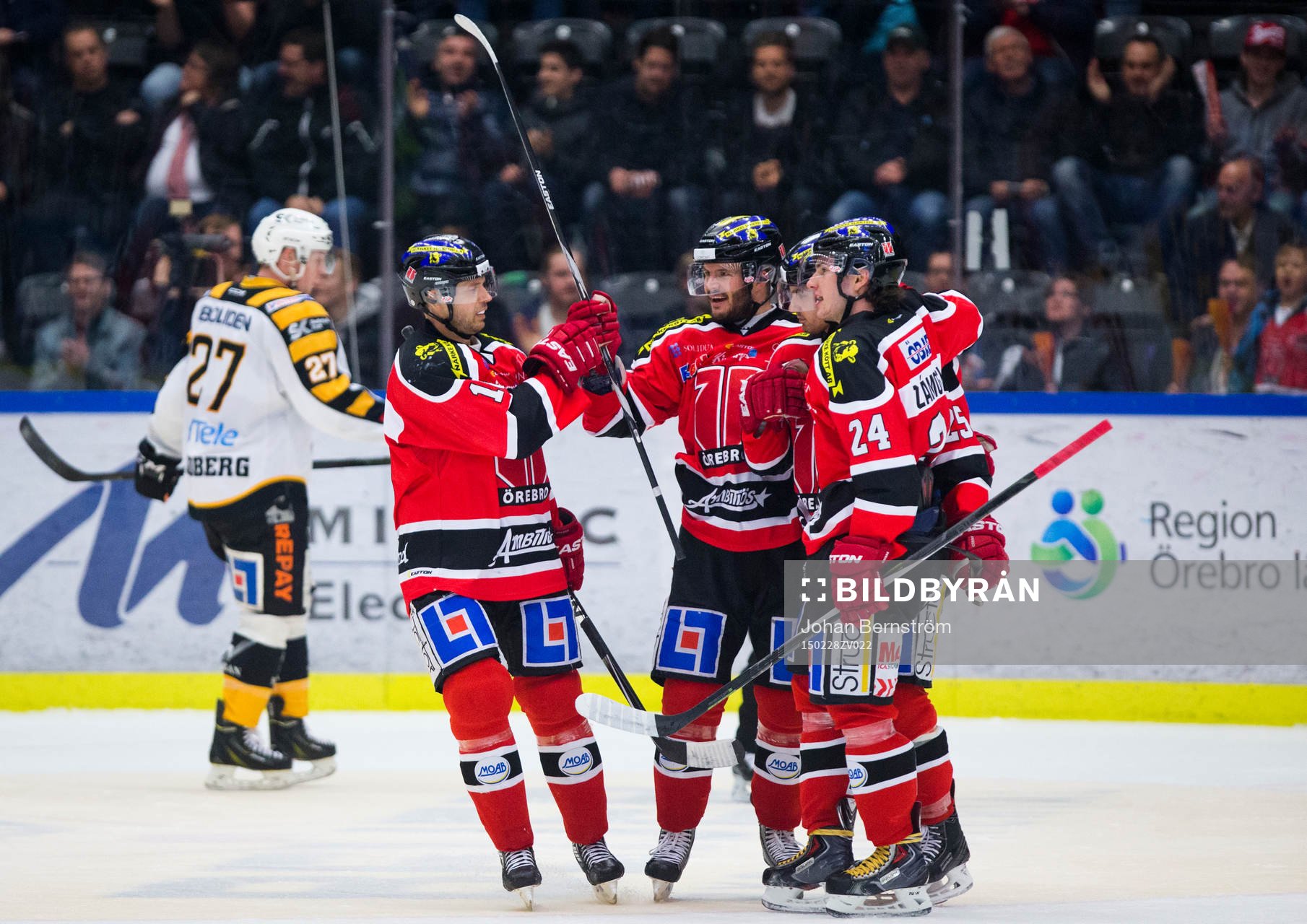 Örebros Martin Johansson gör 3-0 och på bilden jublar