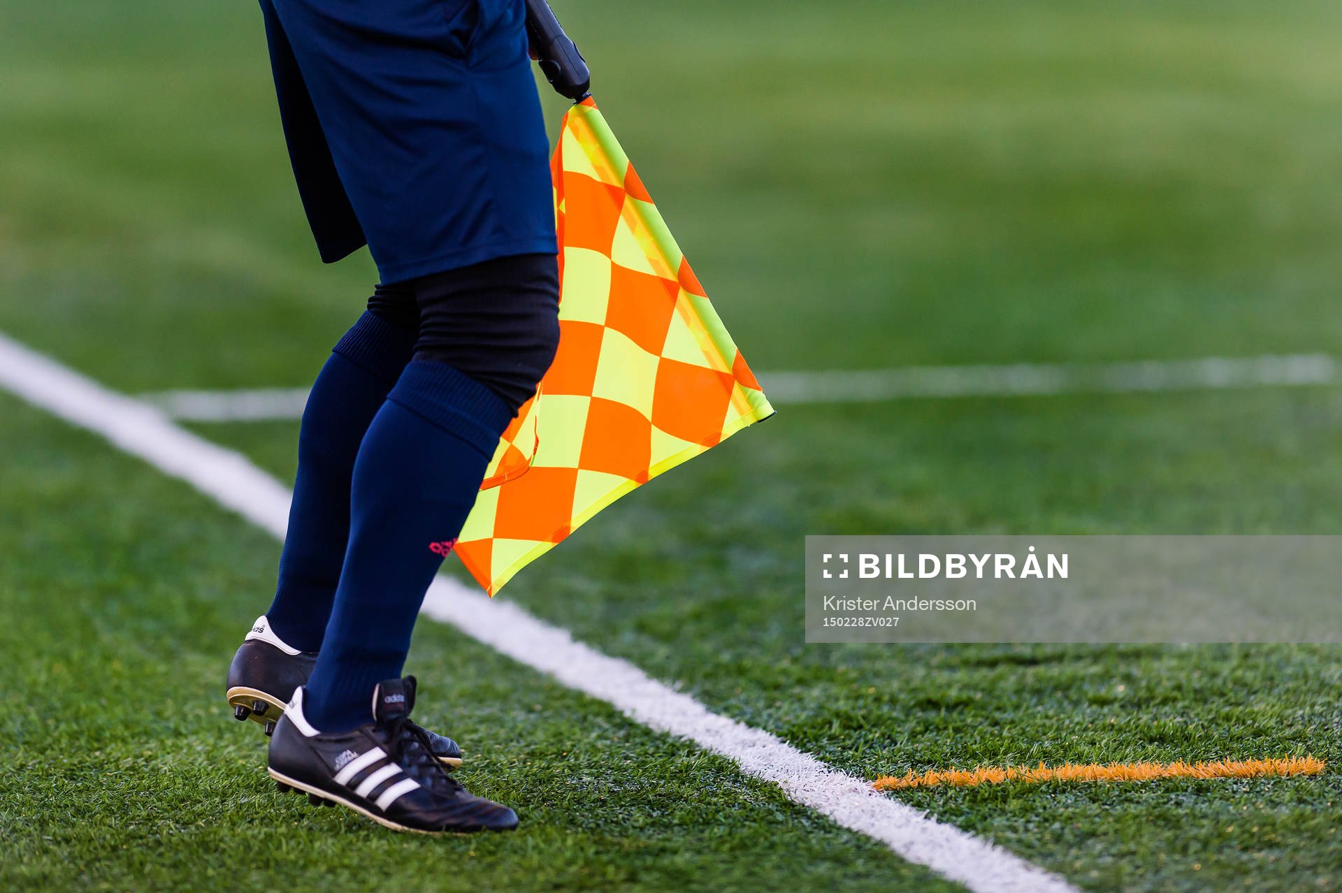 Linjedomare under fotbollsmatchen i Svenska Cupen mellan Halmstad och Syrianska den 28 februari 2015 i Halmstad.