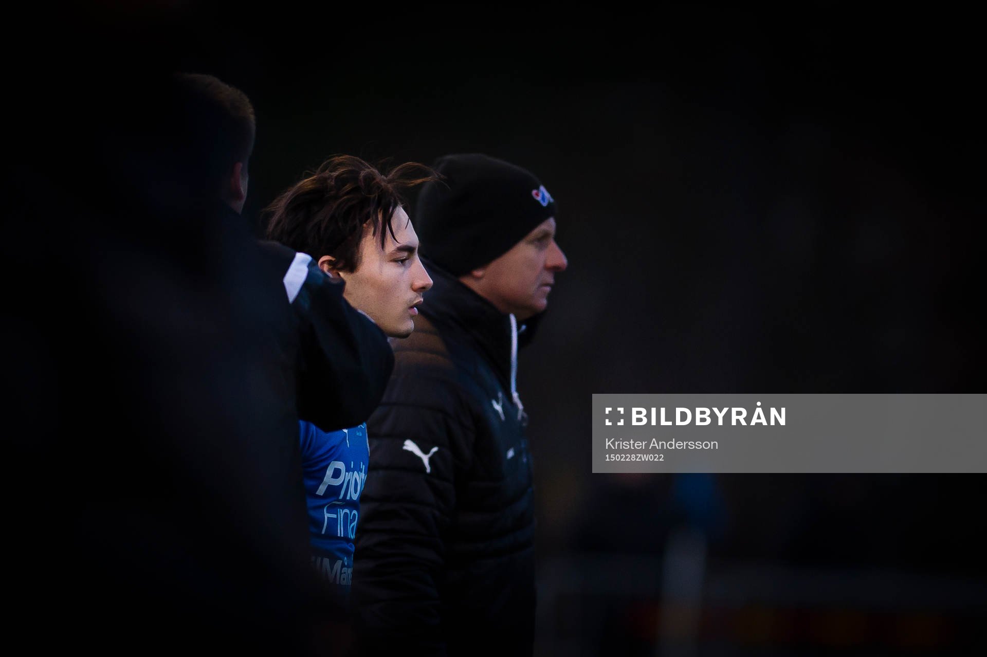 Halmstads Sead Haksabanovic gör sig redo för inhopp under fotbollsmatchen i Svenska Cupen mellan Halmstad och Syrianska den 28 februari 2015 i Halmstad.