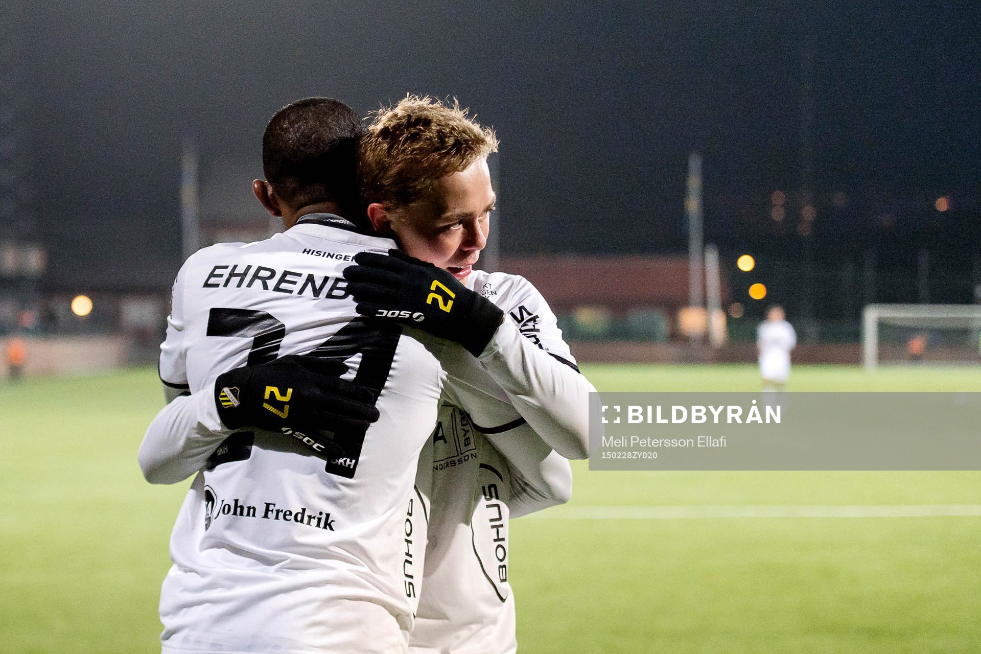 Häckens René Makondele och Joel Andersson jublar