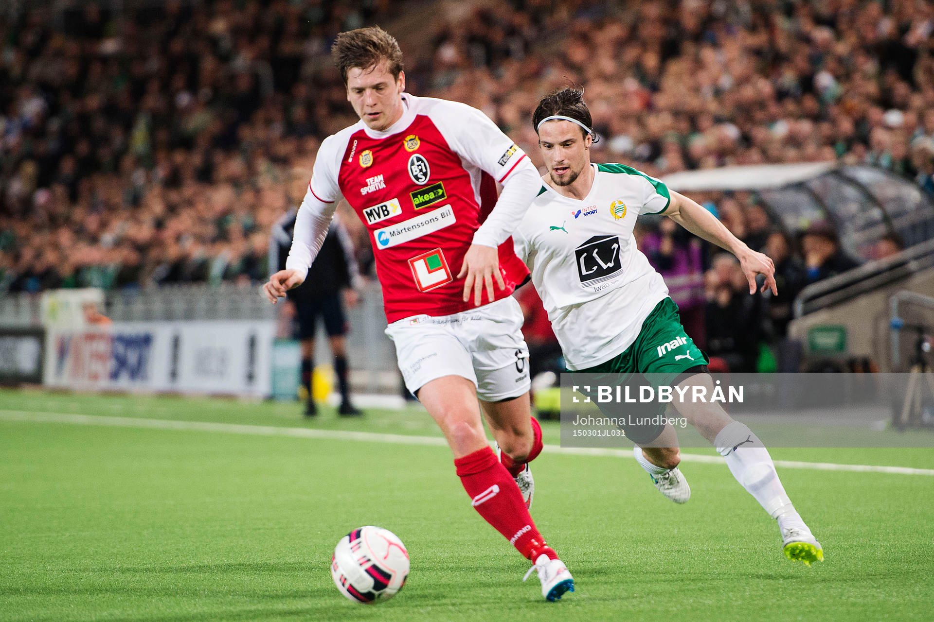 Landskronas Philip Andersson jagas av Hammarbys Linus