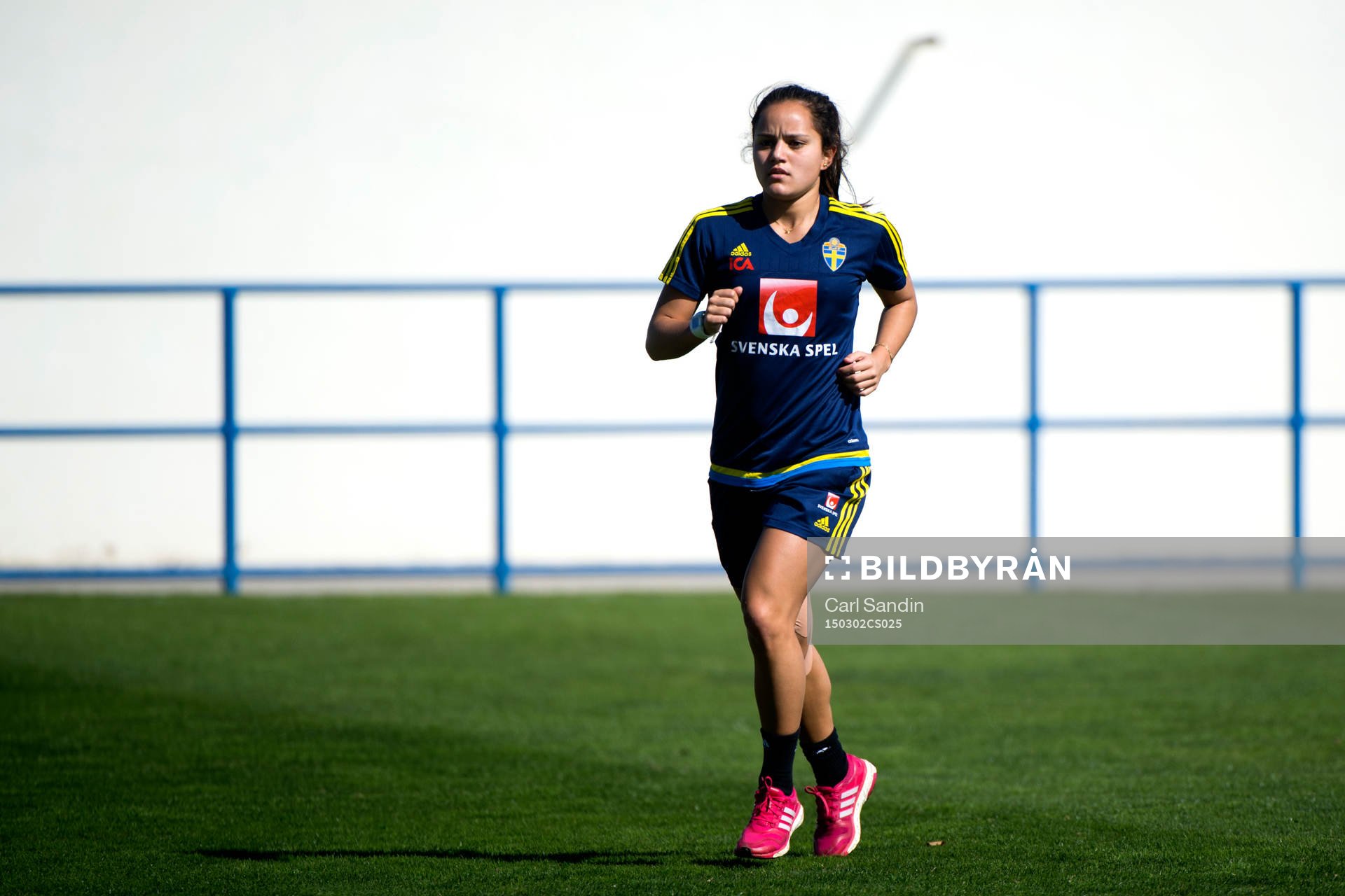 Malin Diaz under en träning med det svenska landslaget i fotboll den 2 februari 2015 i Ferreiras, Portugal.