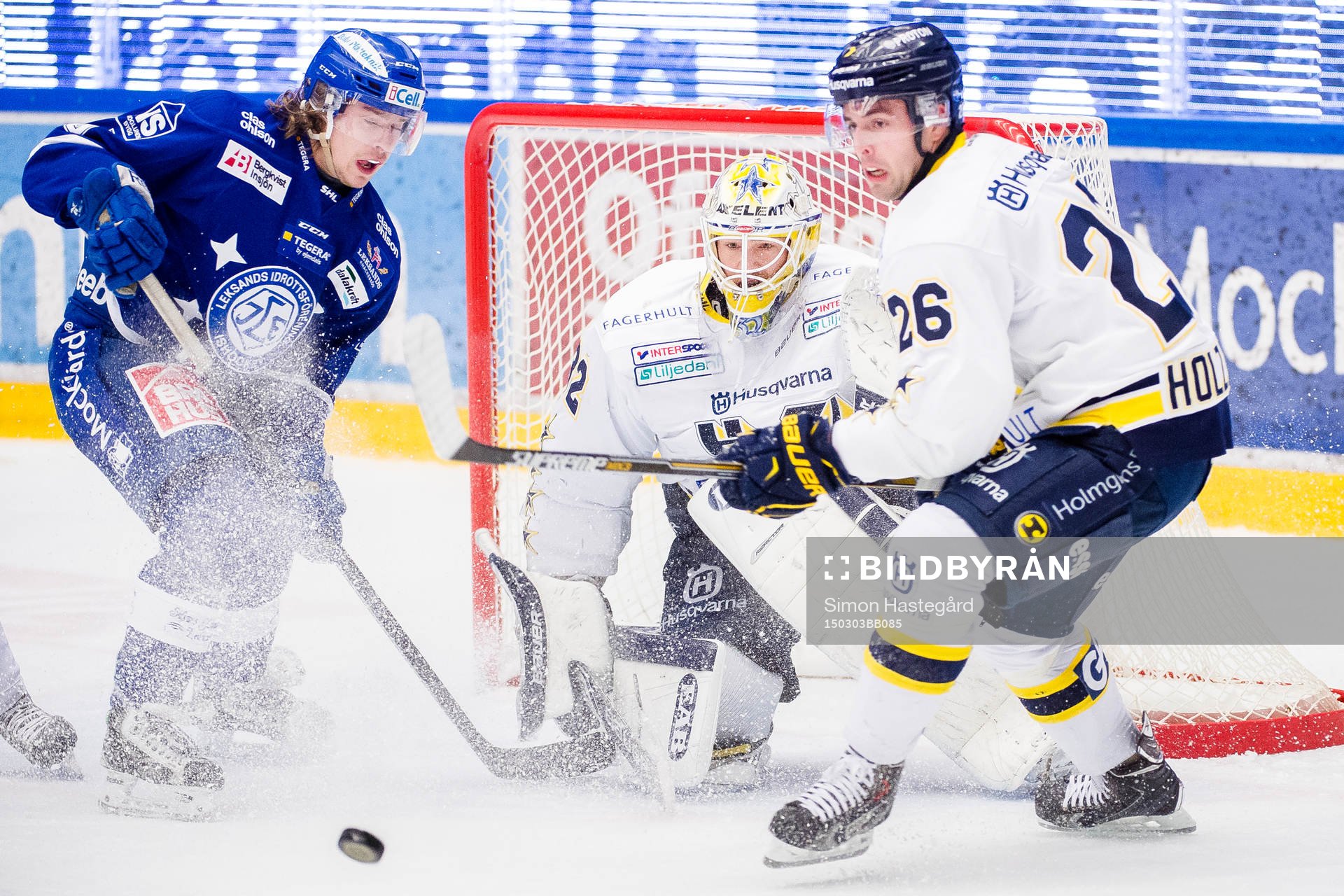 Leksands Tom Mäkitalo, HV71s målvakt Gustaf Wesslau och