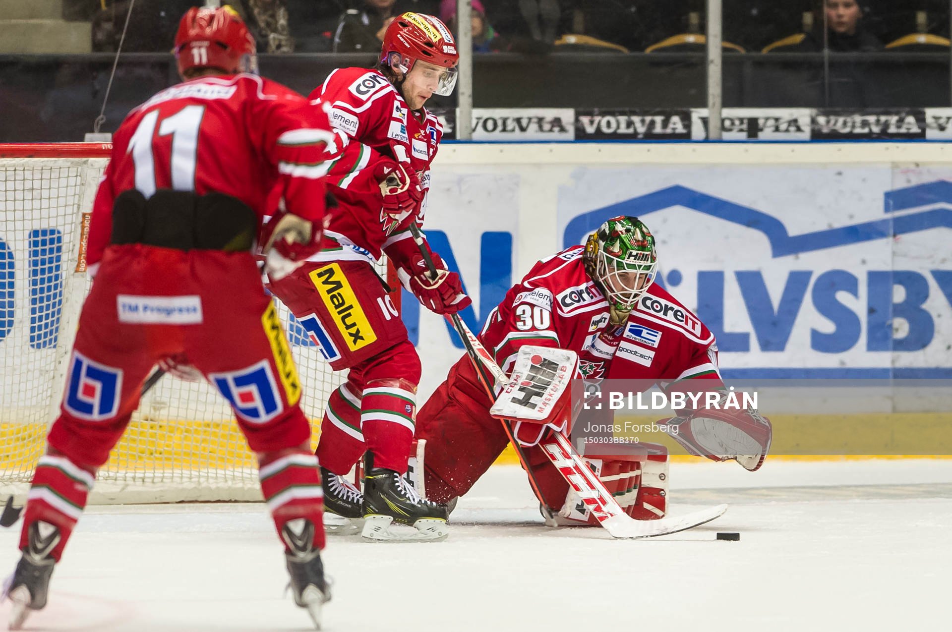 Modos målvakt Linus Ullmark räddar många puckar