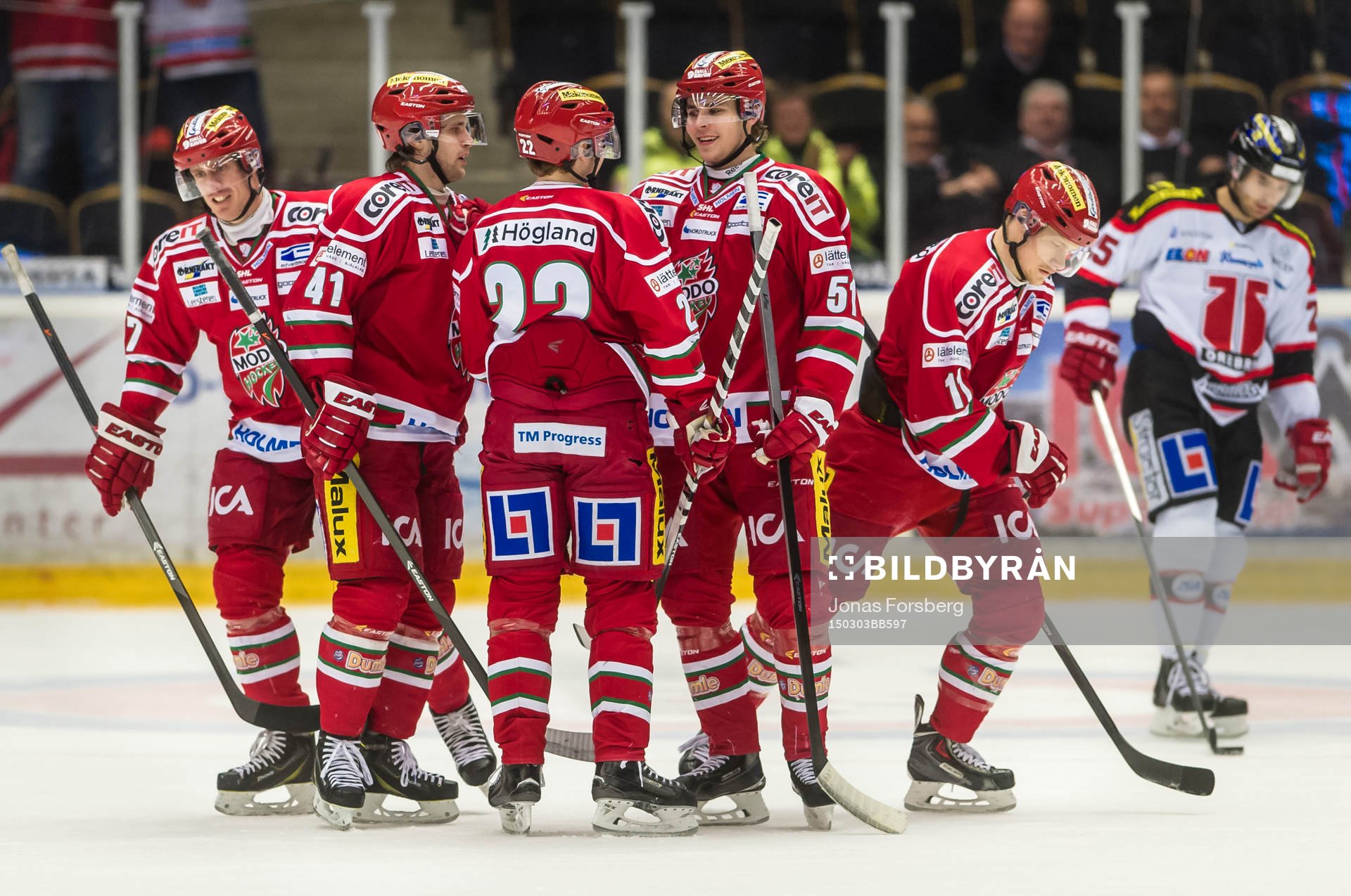 Modos Simon Önerud gör modos andra mål i matchen och