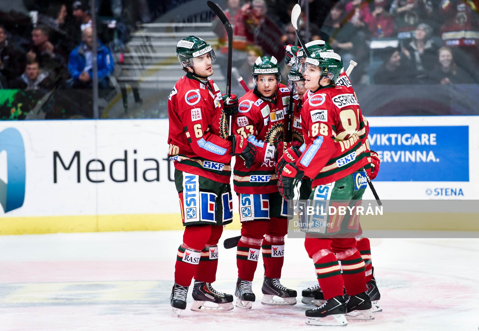 Frölundas spelare jublar