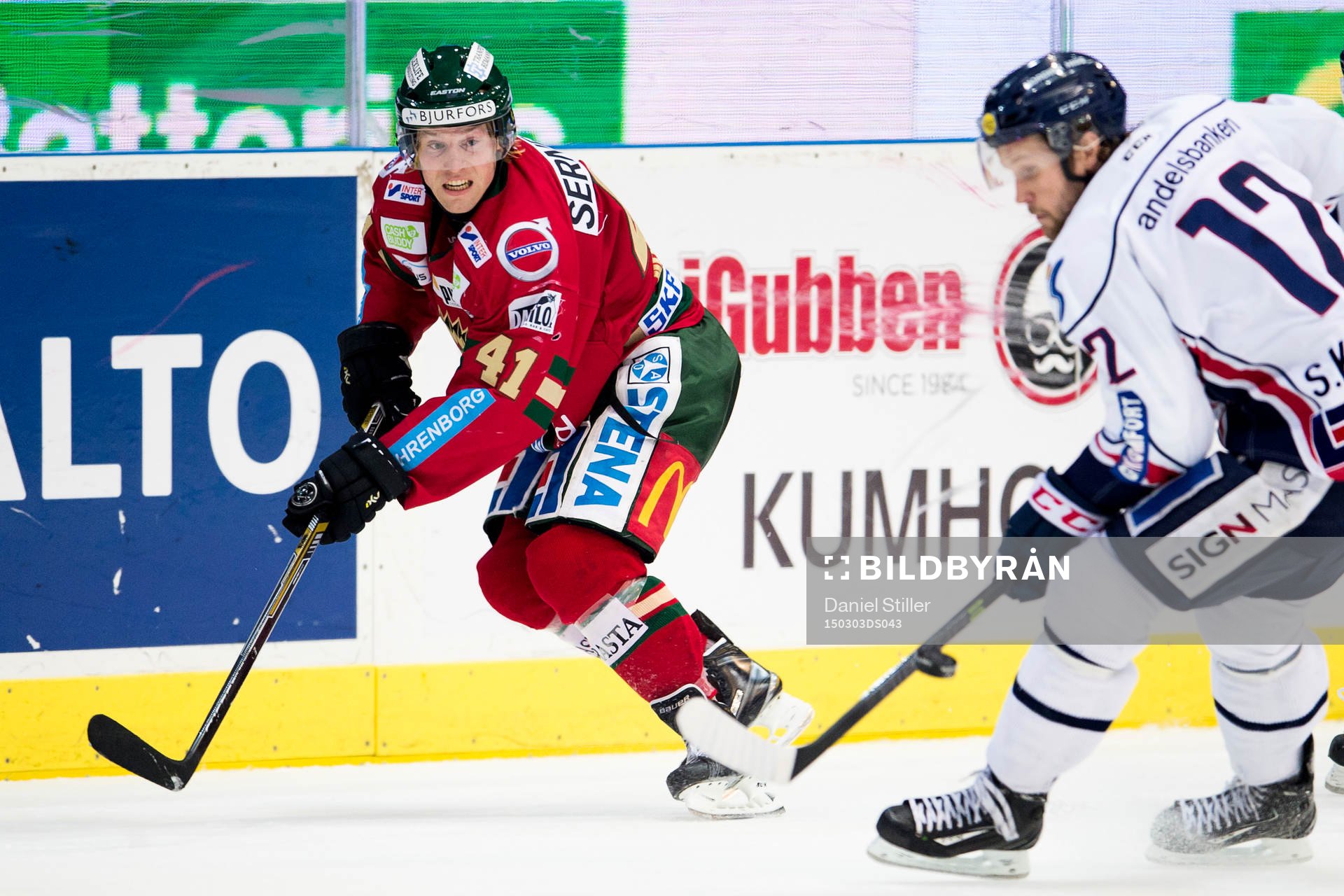 Frölundas Mathis Olimb går förbi Linköpings Sebastian