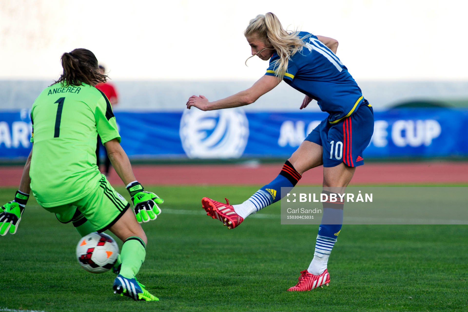 Sandvikens Sofia Jakobsson gör 2-4 bakom Tysklands