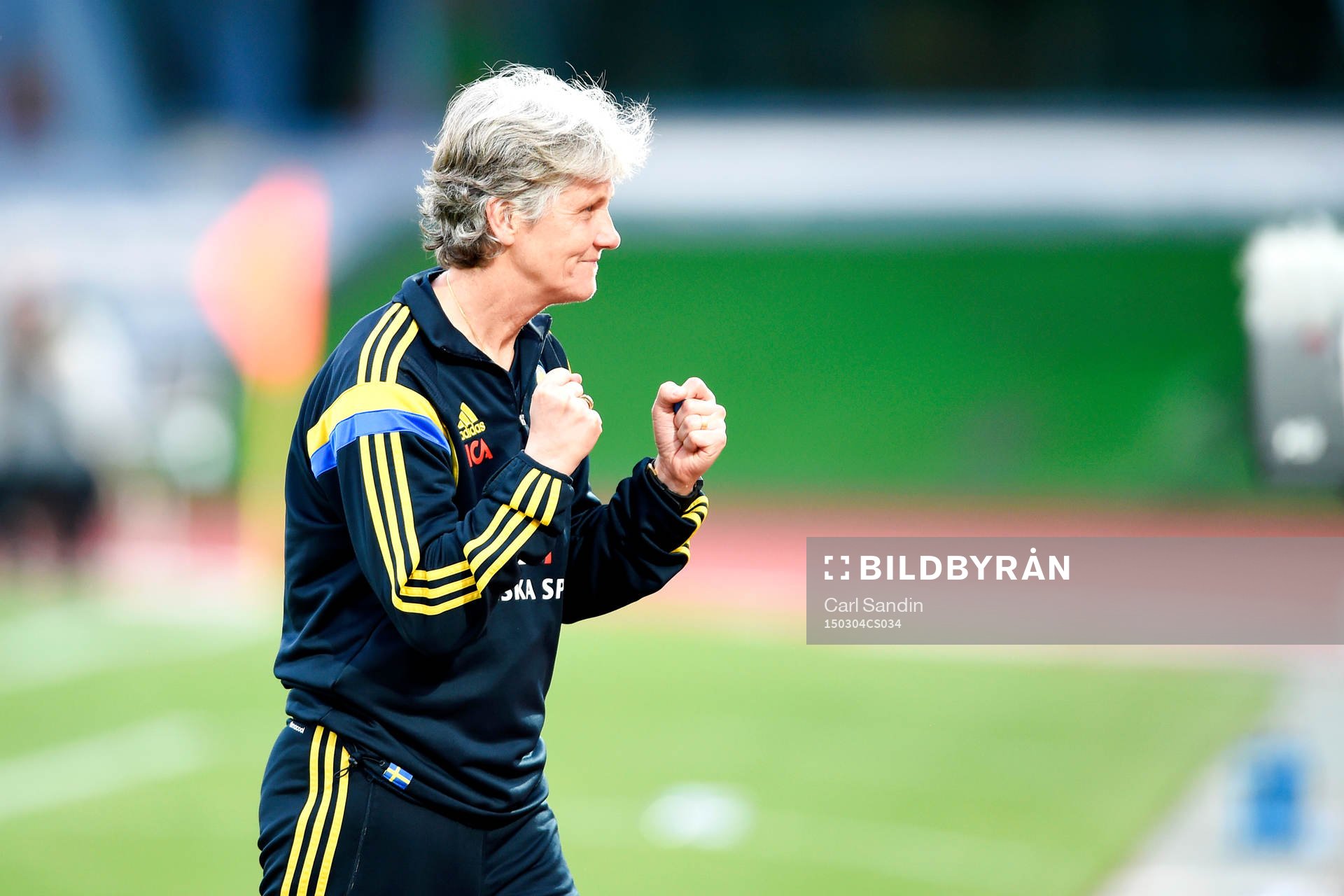 Sveriges förbundskapten Pia Sundhage jublar