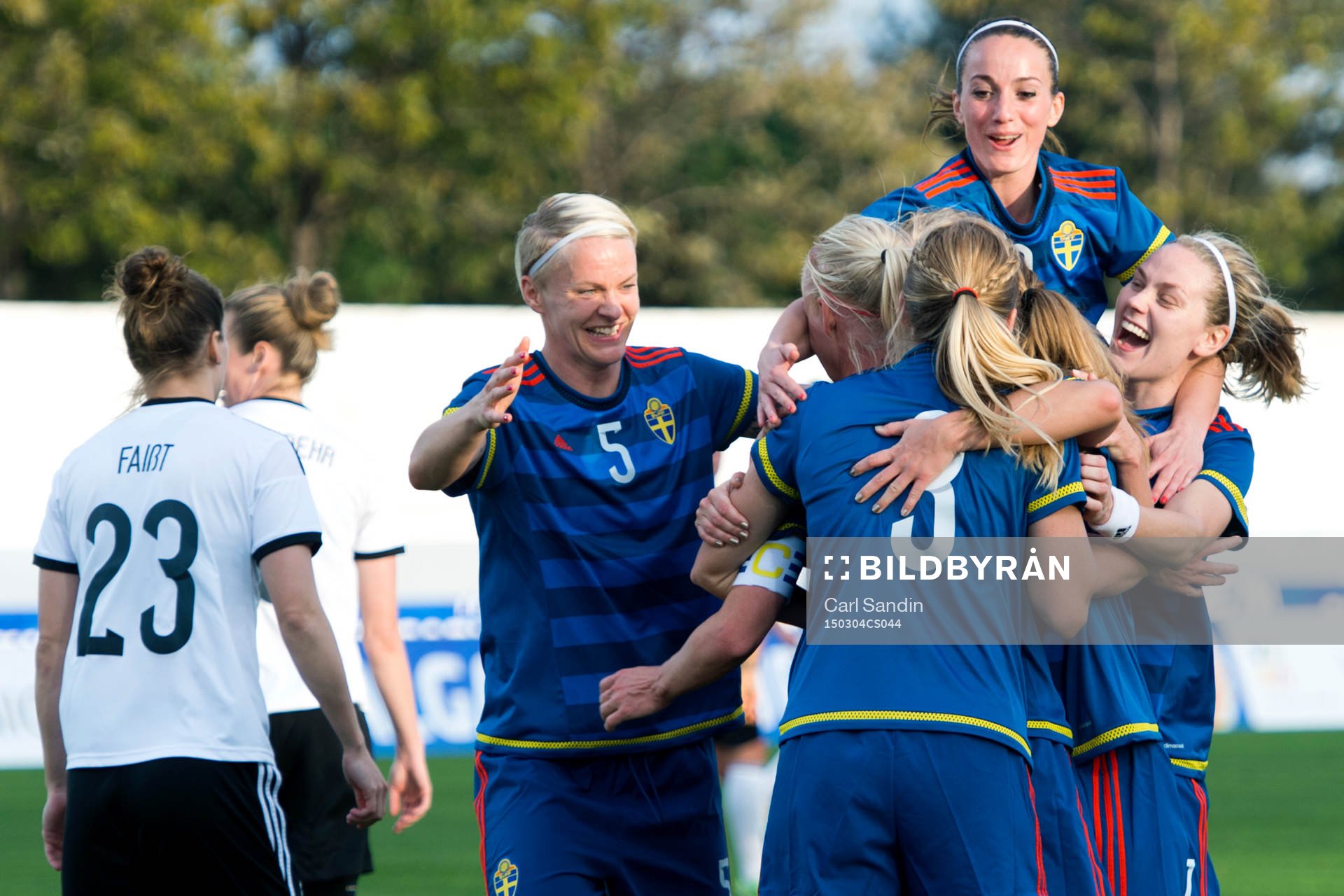 Sveriges Nilla Fischer, Kosovare Asllani och Lisa Dahlkvist