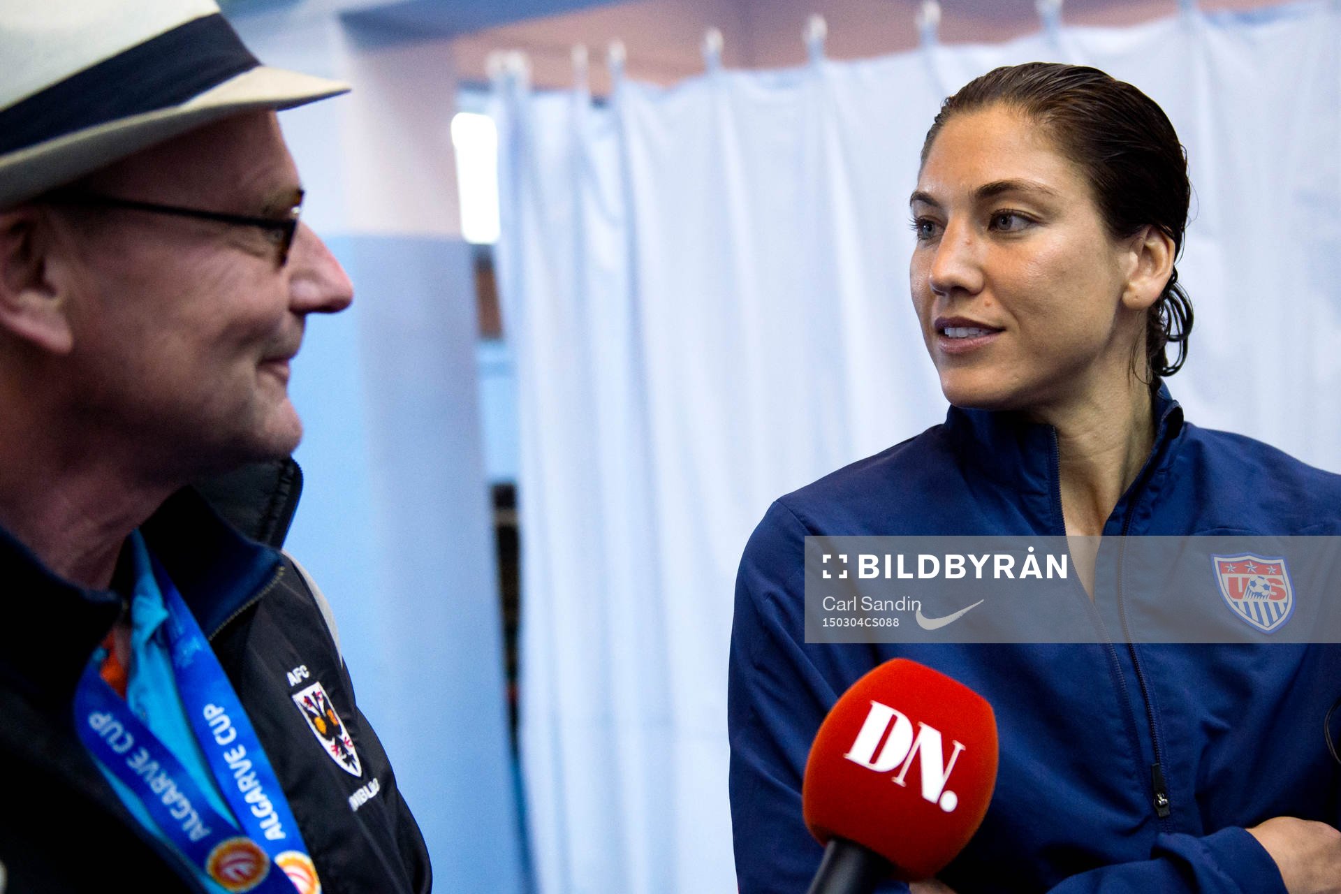 s målvakt Hope Solo blir intervjuad