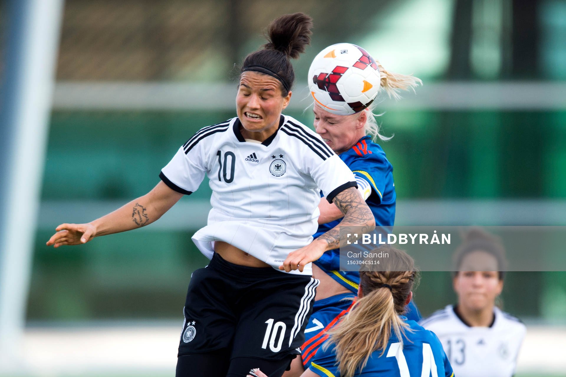 Tysklands Dzsenifer Marozsan i nickduell med Sveriges