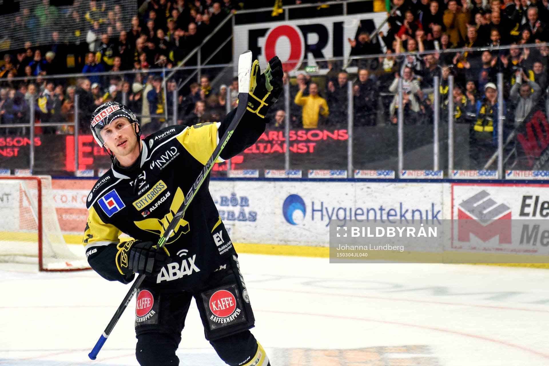 Västerås Dustin Johner jublar