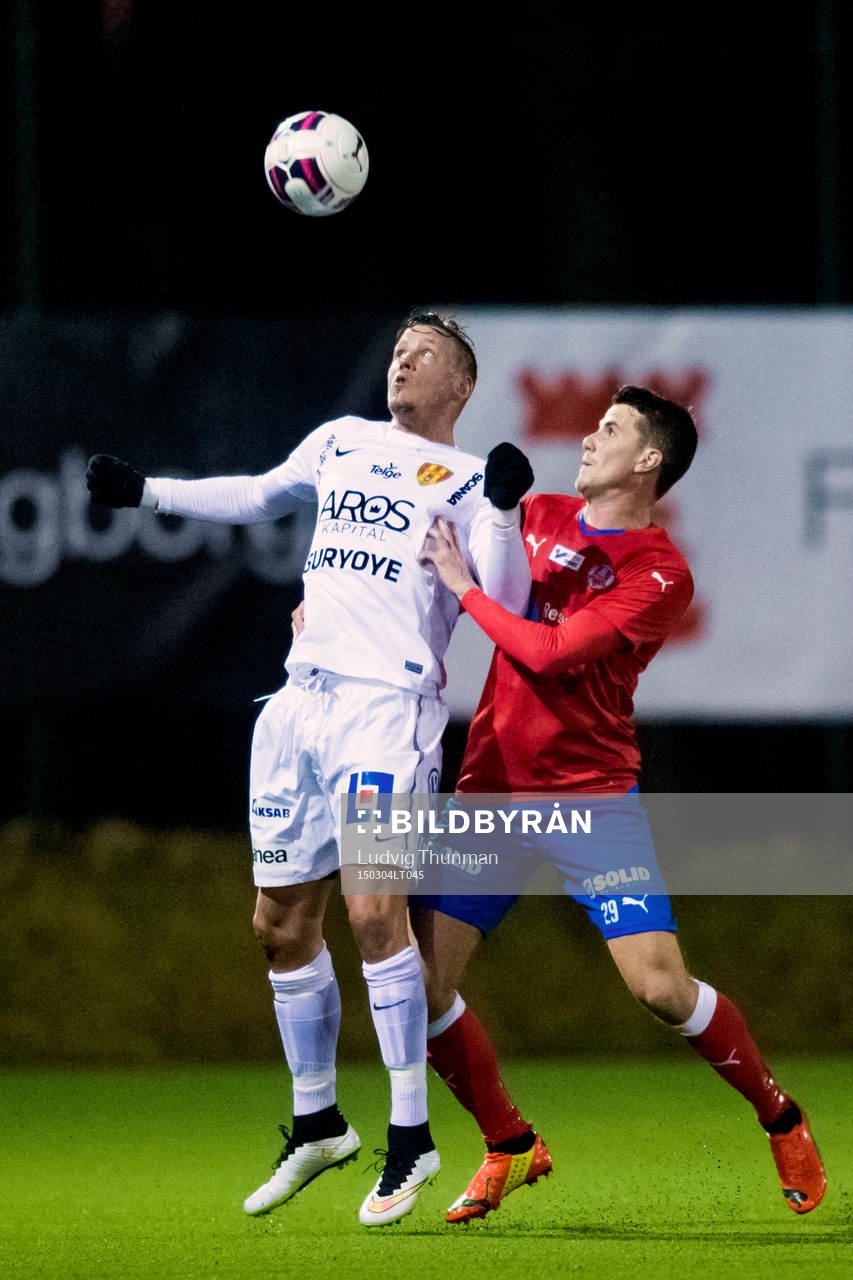 Helsingborgs Jesper Björkman (th)