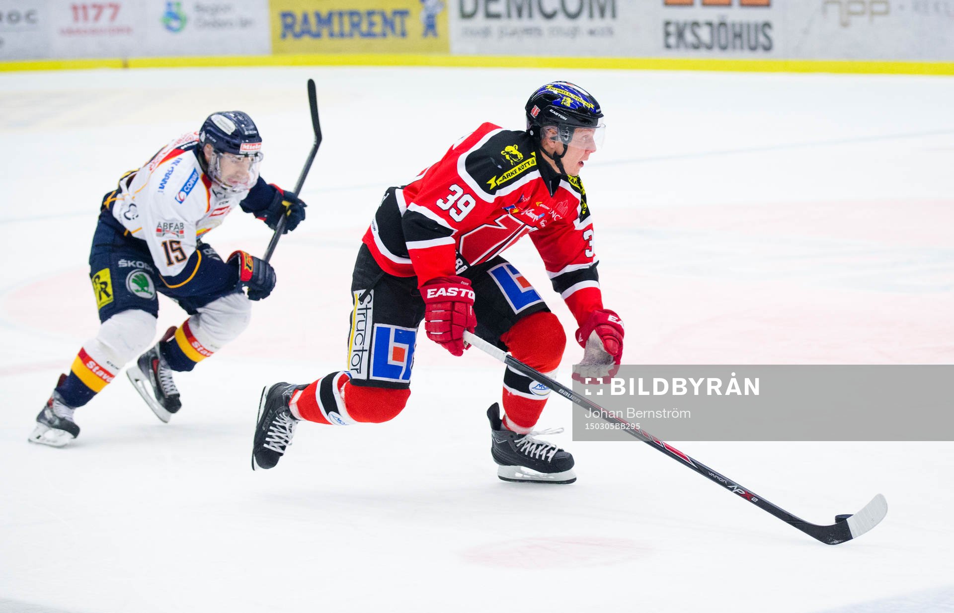 Örebros Ville Viitaluoma och Djurgårdens Steve Saviano