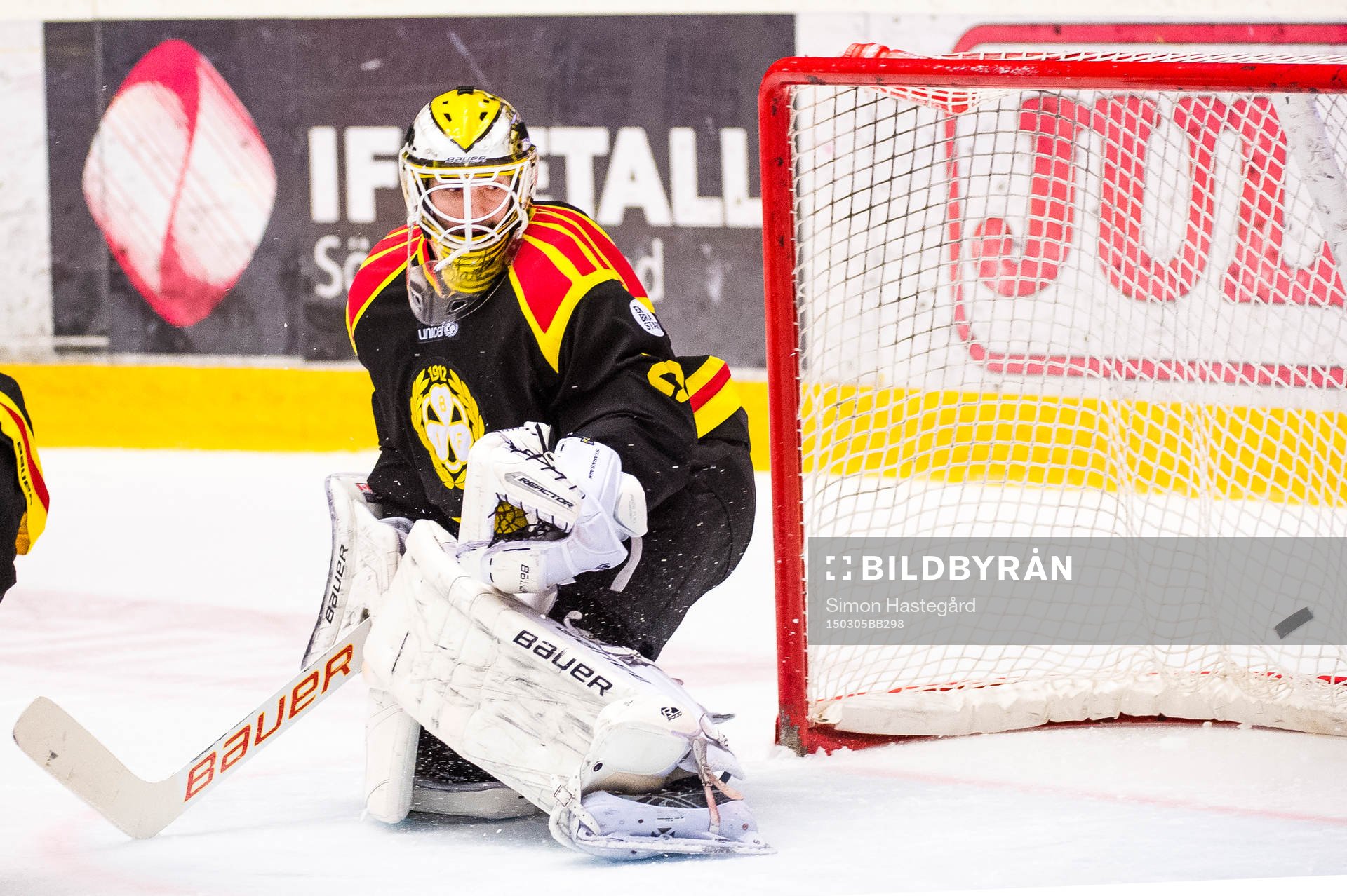 målvakt Bernhard Starkbaum släpper in 0-1 till Modos