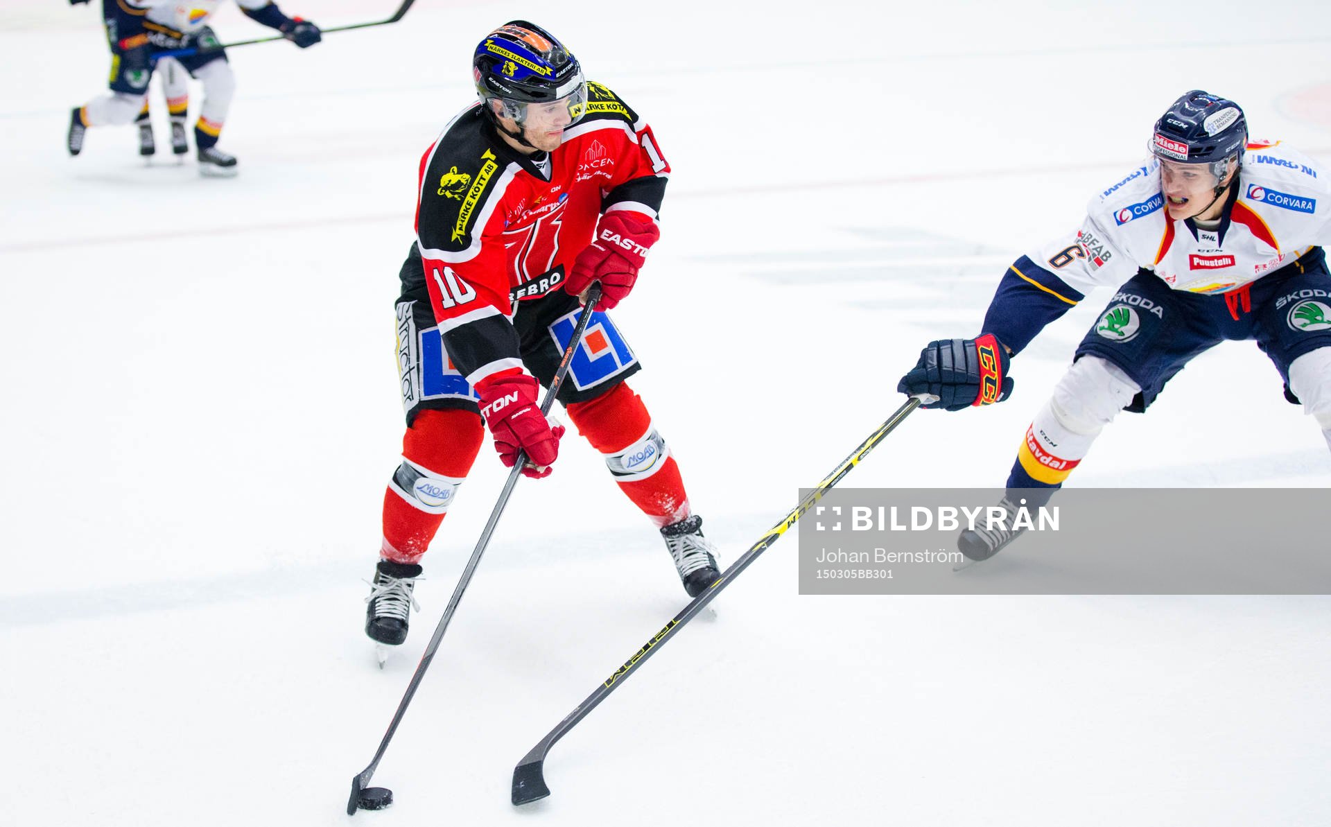 Örebros Derek Ryan och Djurgårdens Andreas Englund