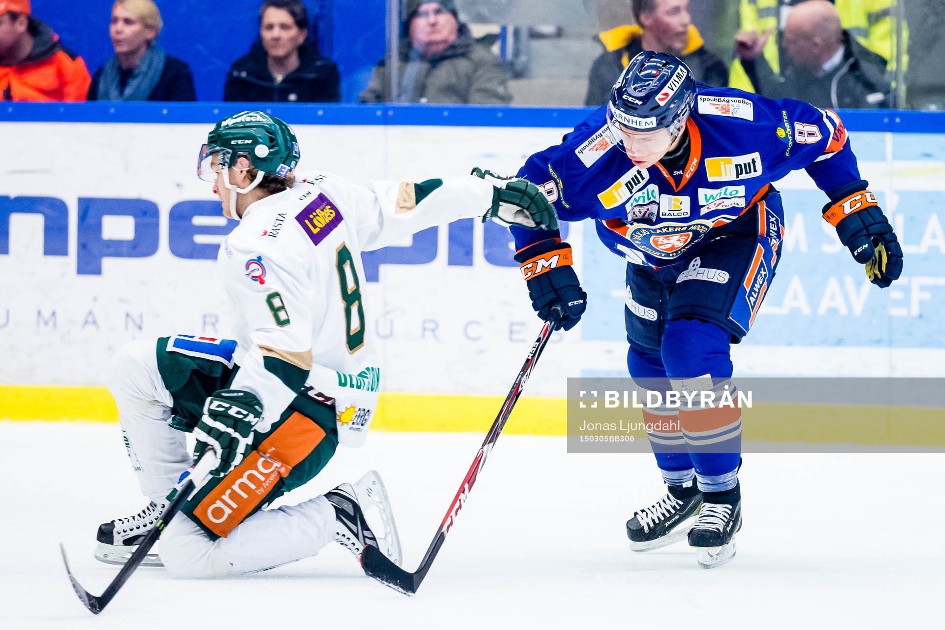 Kamp mellan Färjestads Johan Olofsson och Växjös Ville