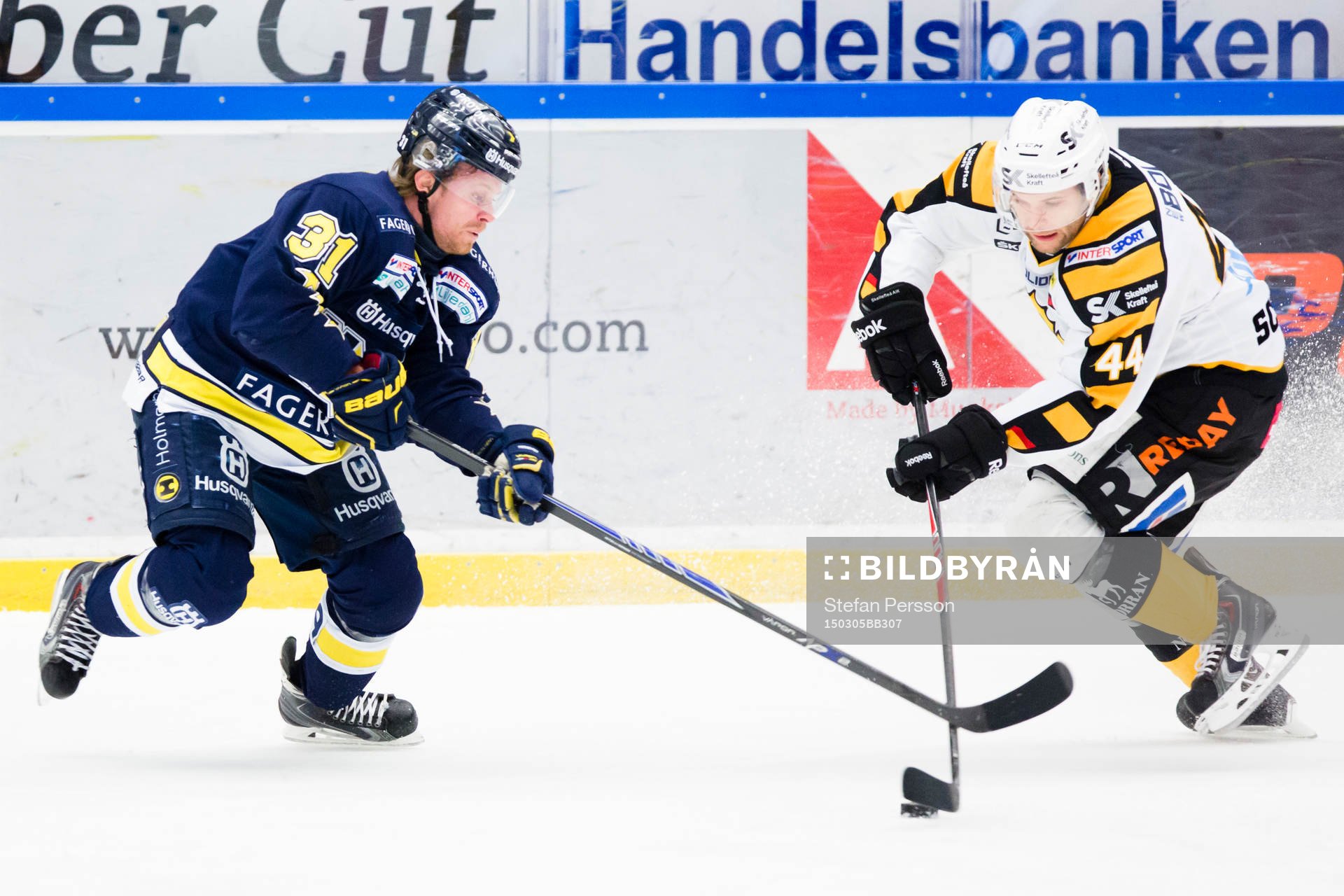 s Mattias Tedenby mot Skellefteås Rob Schremp