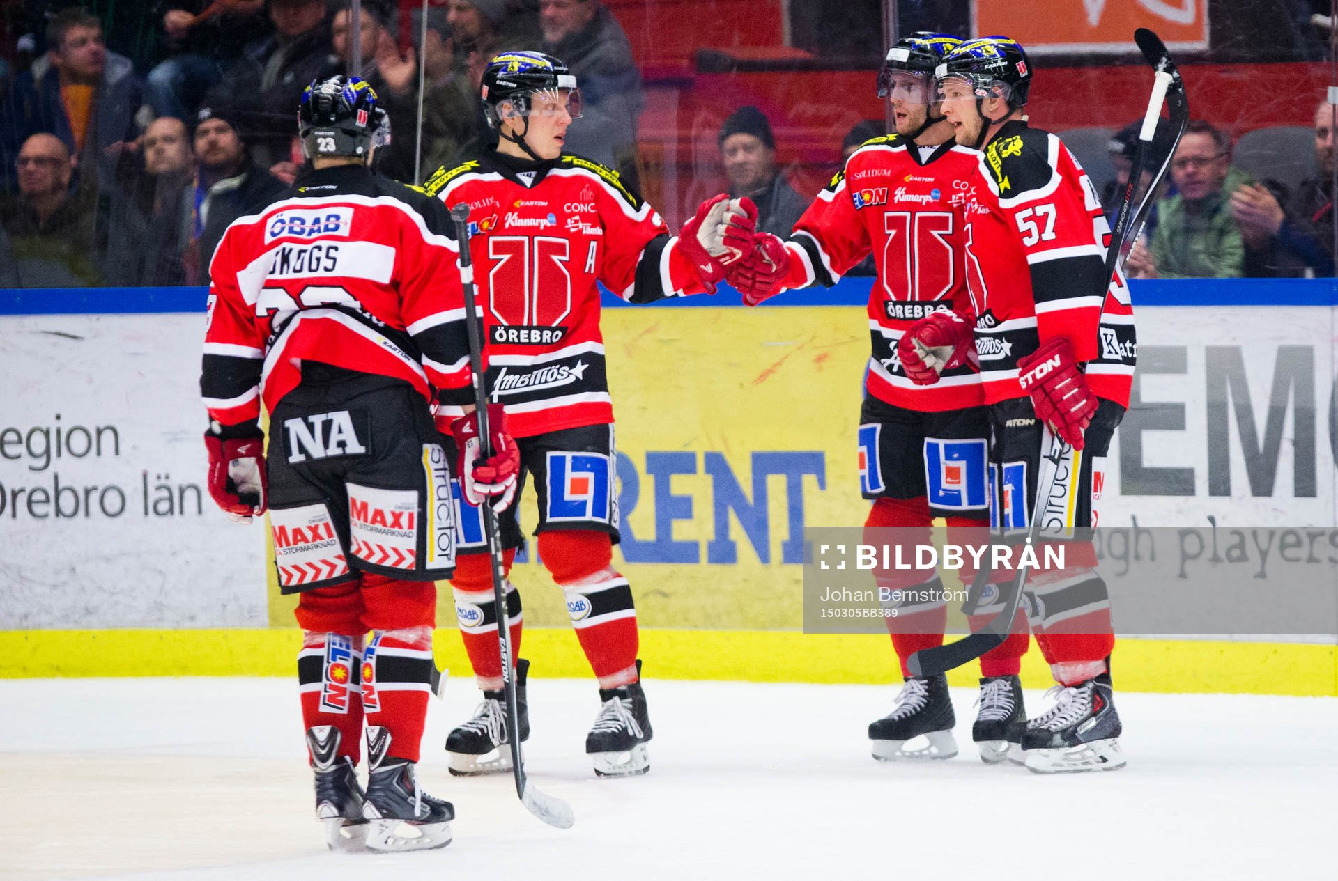Örebros Johan Adolfsson gör 4-2 och jublar med Ville