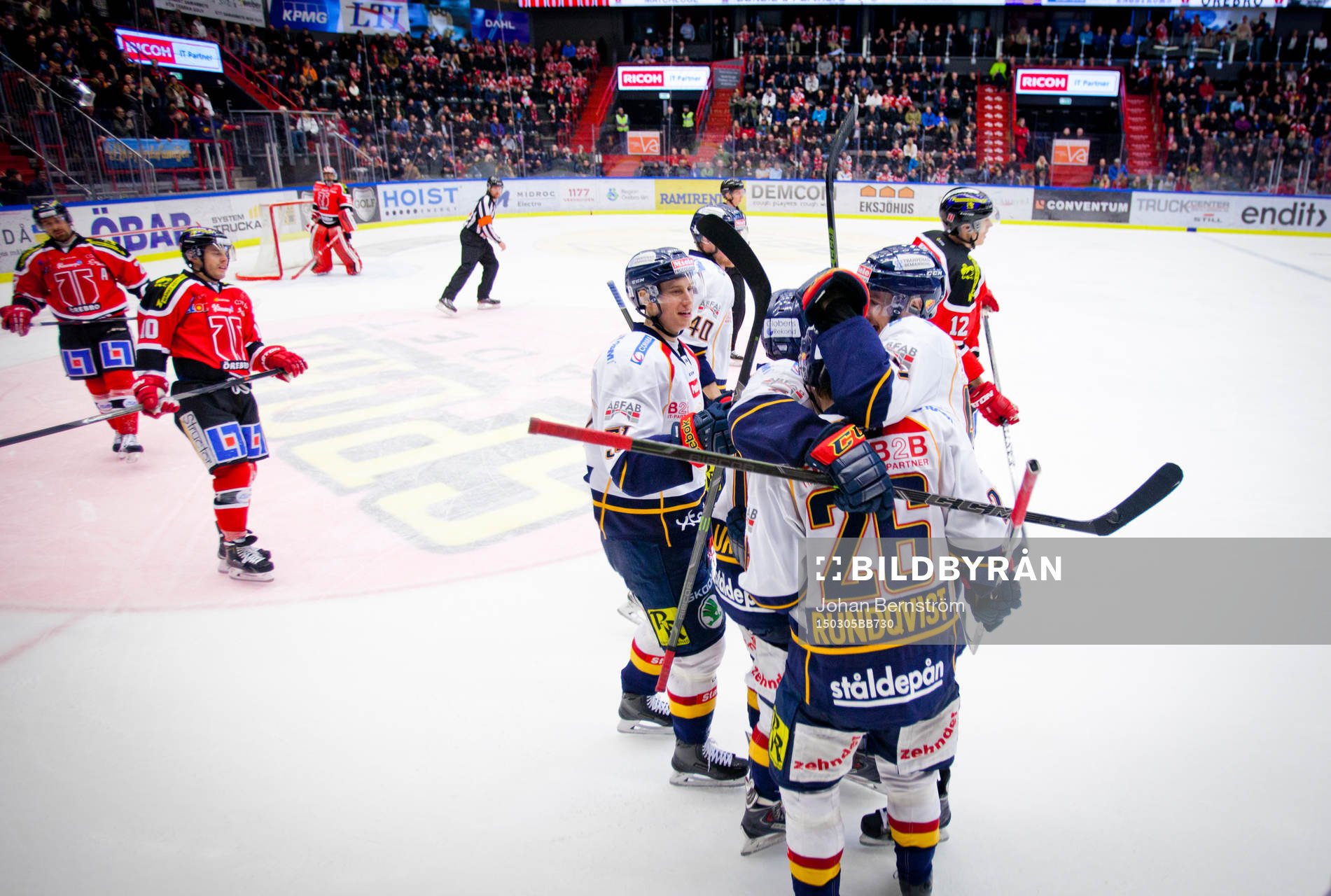 Djurgårdens vinner över Örebro och på bilden jublar