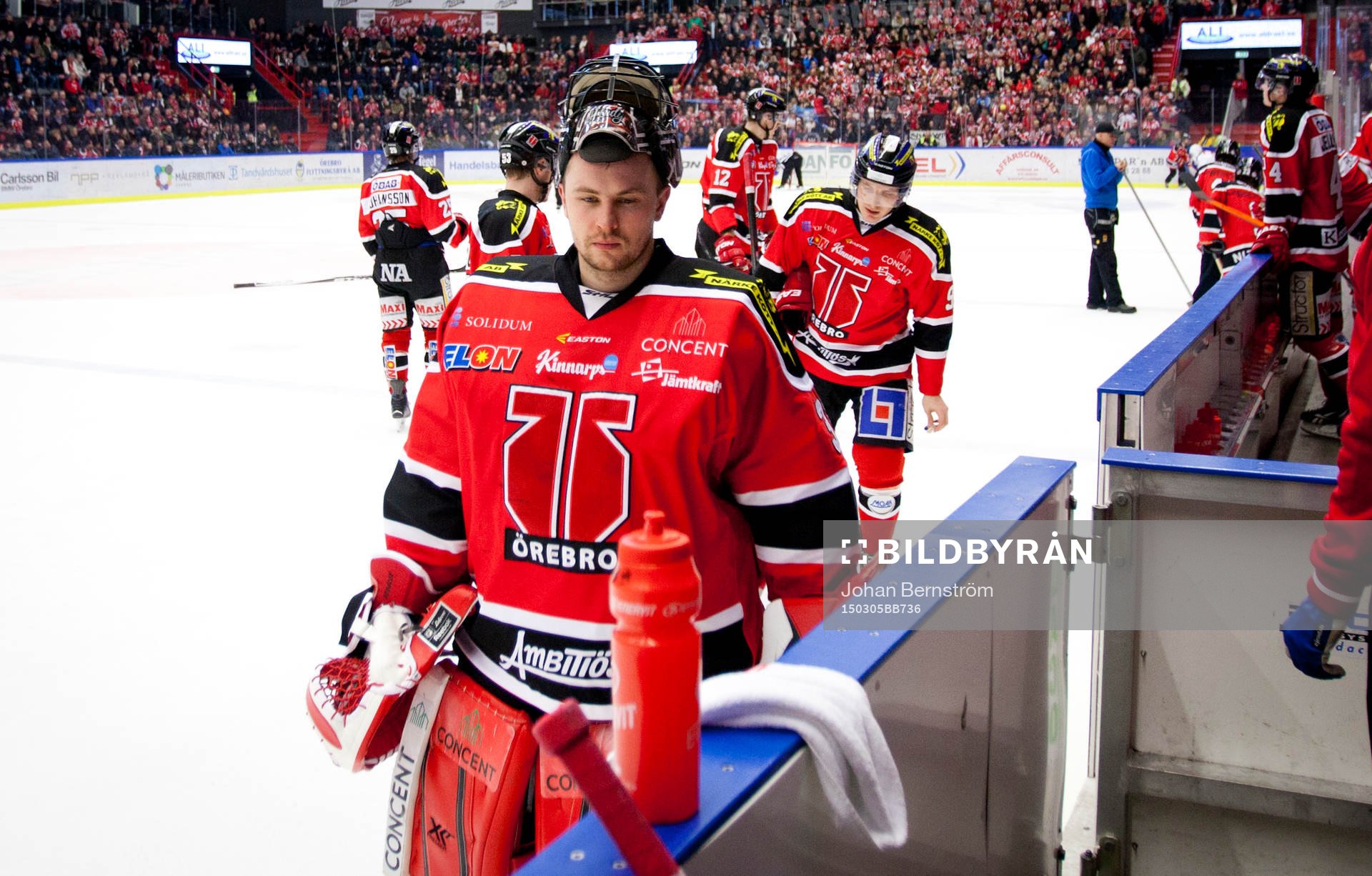 Örebros målvakt Julius Hudacek deppar