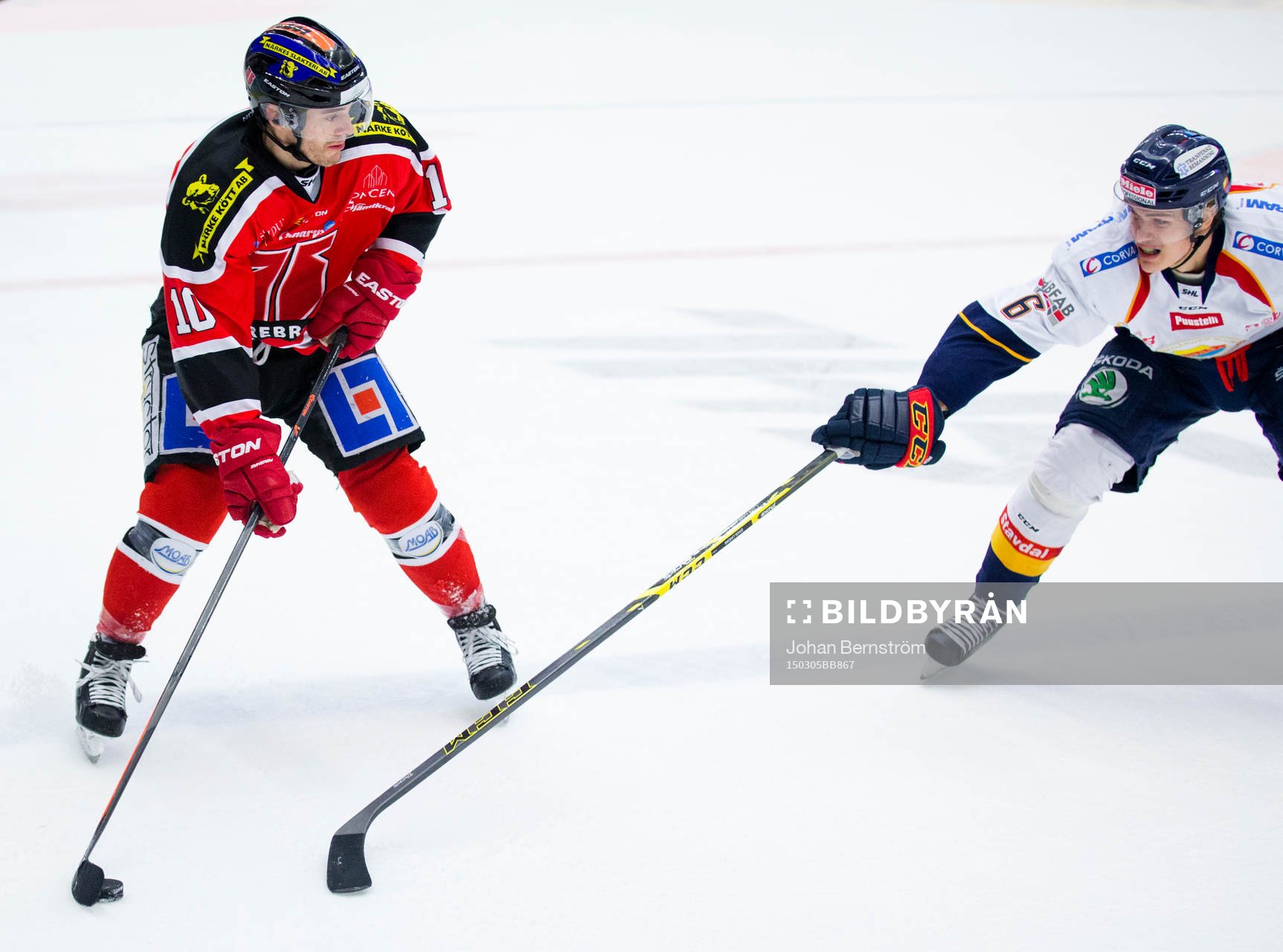 Örebros Derek Ryan och Djurgårdens Andreas Englund