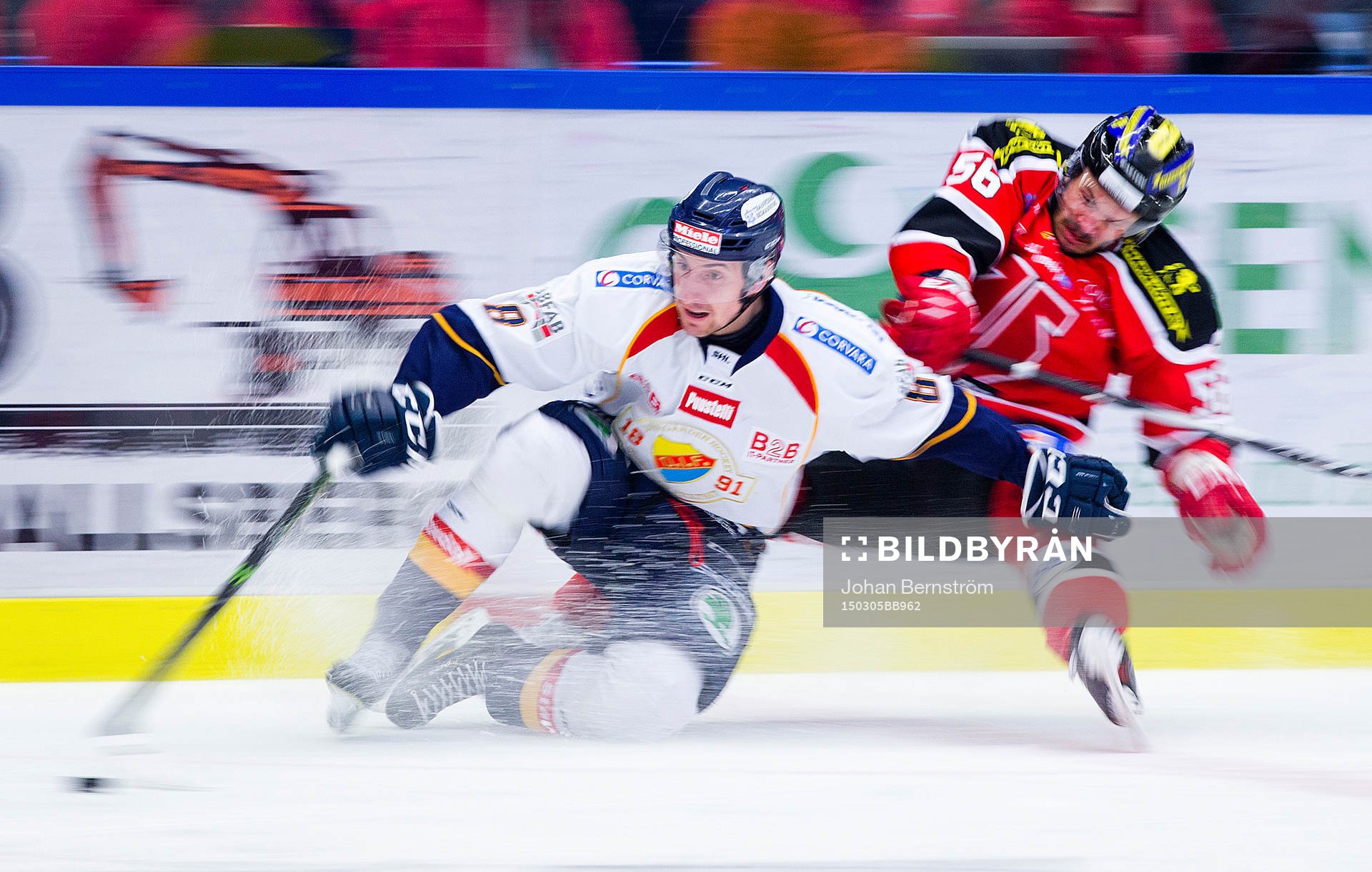 Djurgårdens Albin Lundin och Örebros Johan Wiklander i