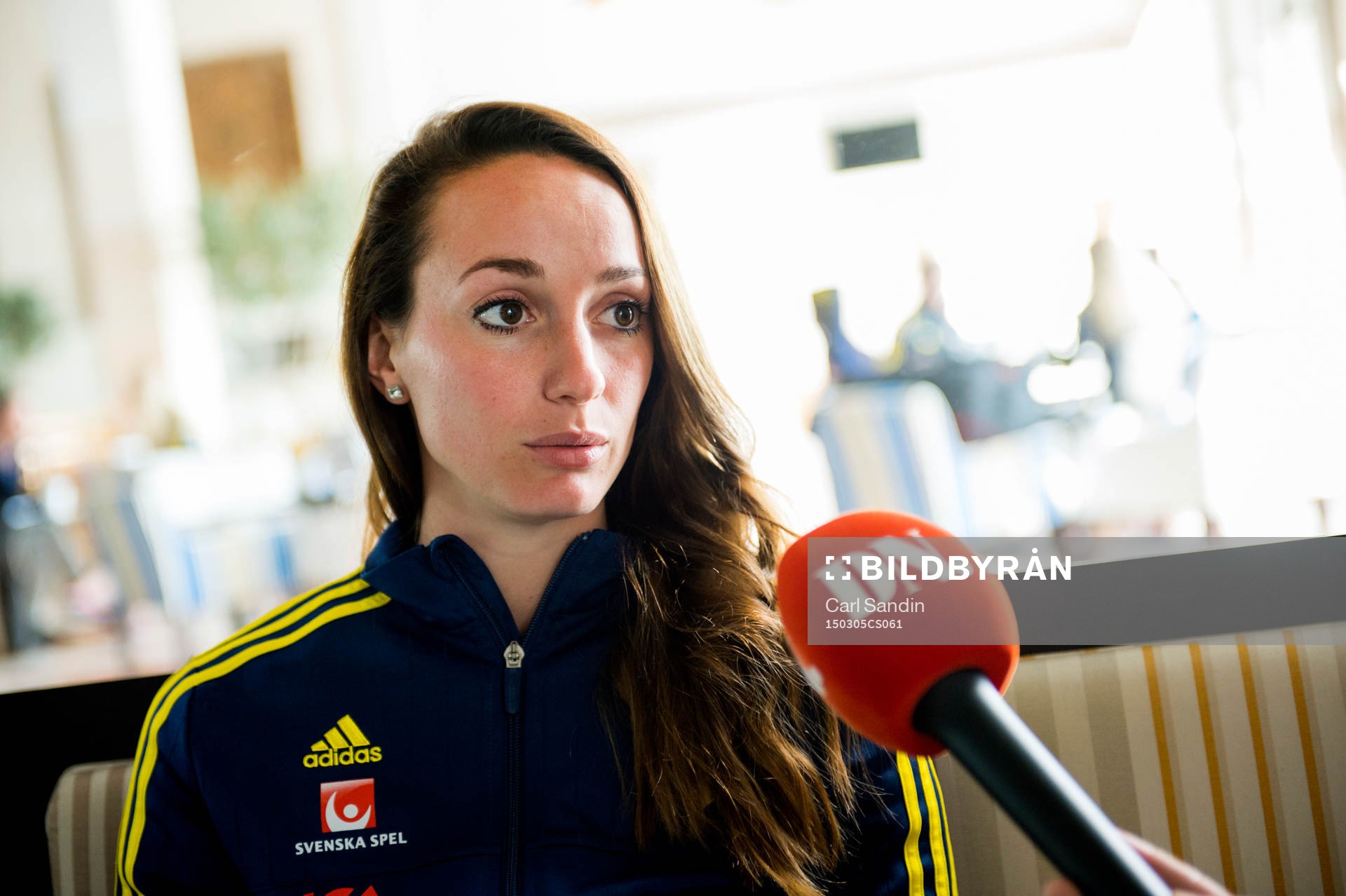 Sveriges Kosovare Asllani blir intervjuad