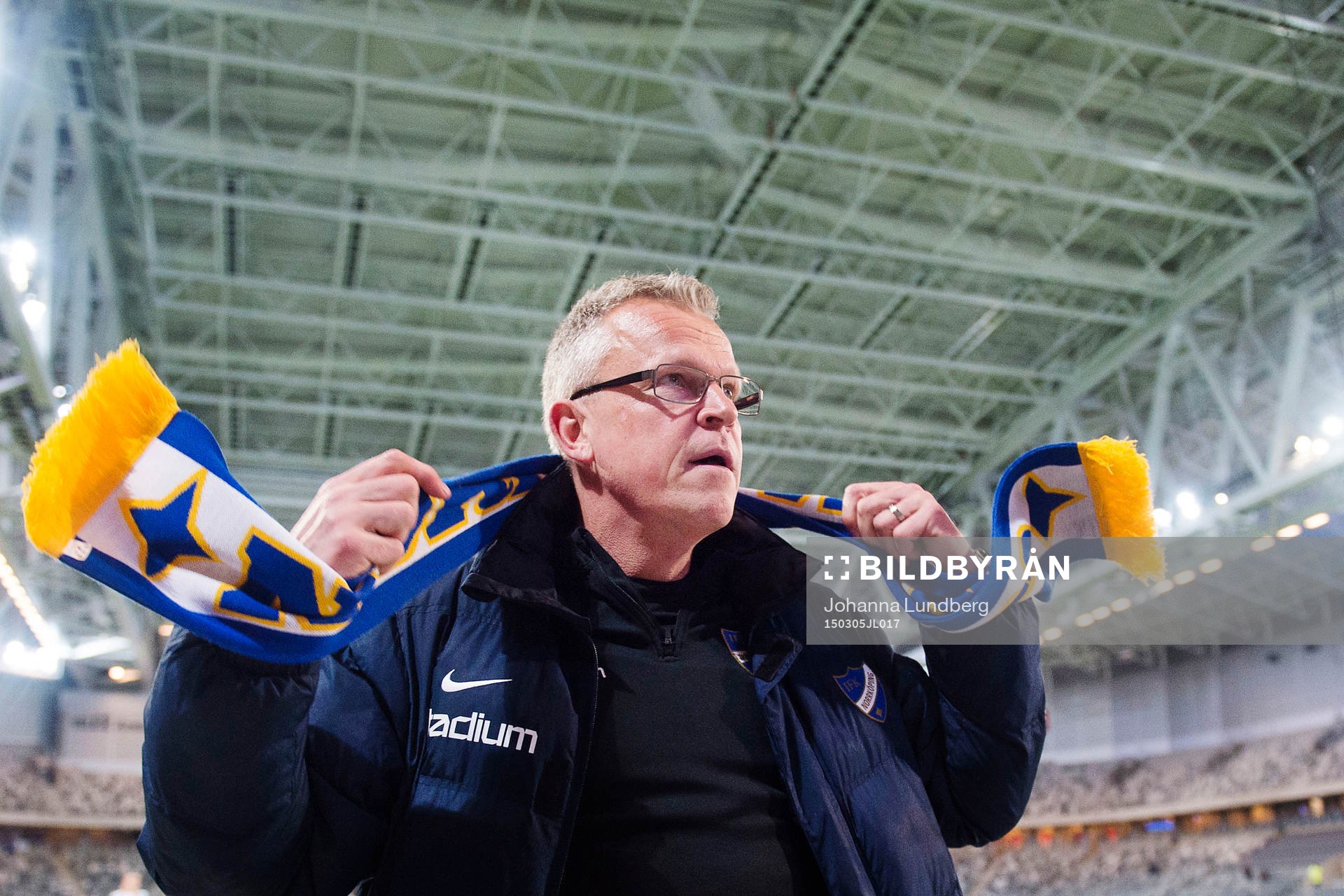 Norrköpings tränare Jan Andersson tackar publiken