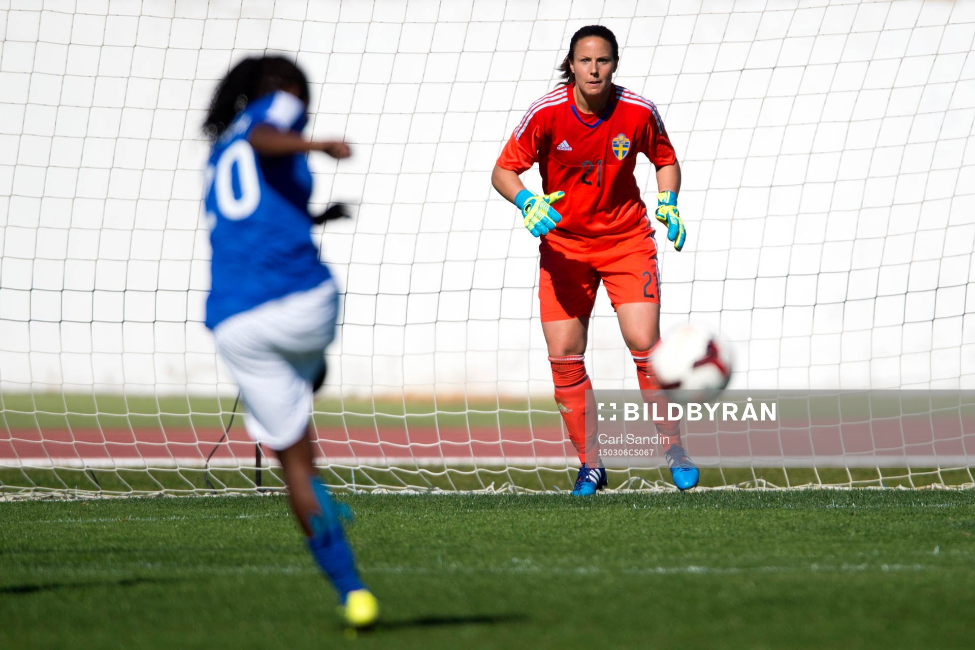 Sveriges målvakt Carola Söberg under en fotbollsmatch i Algarve Cup mellan Sverige och Brasilien den 6 mars 2015 i Lagos.