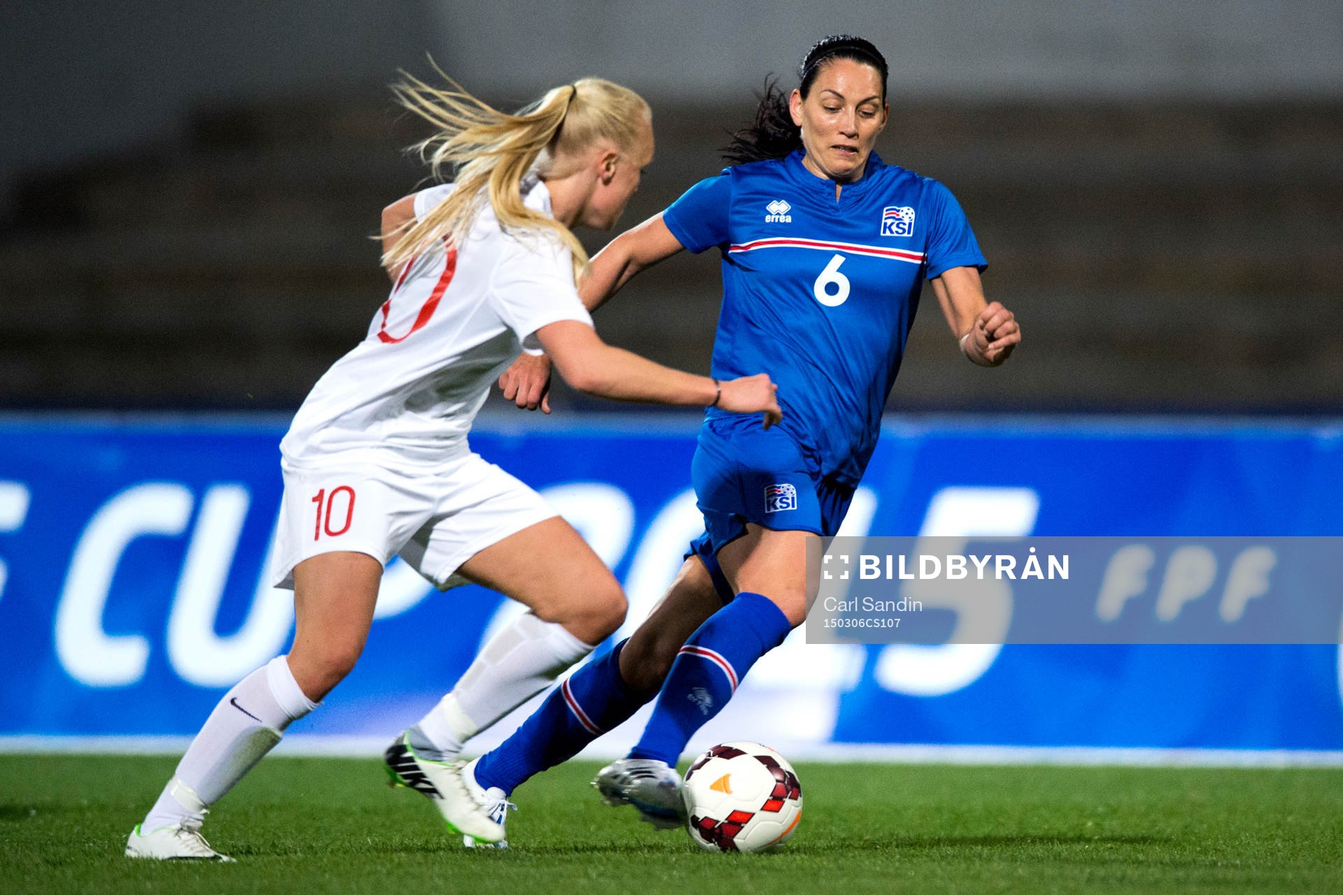 Islands Holmfridur Magnúsdottir under en fotbollsmatch i Algarve Cup mellan Island och Norge den 6 mars 2015 i Lagos.
