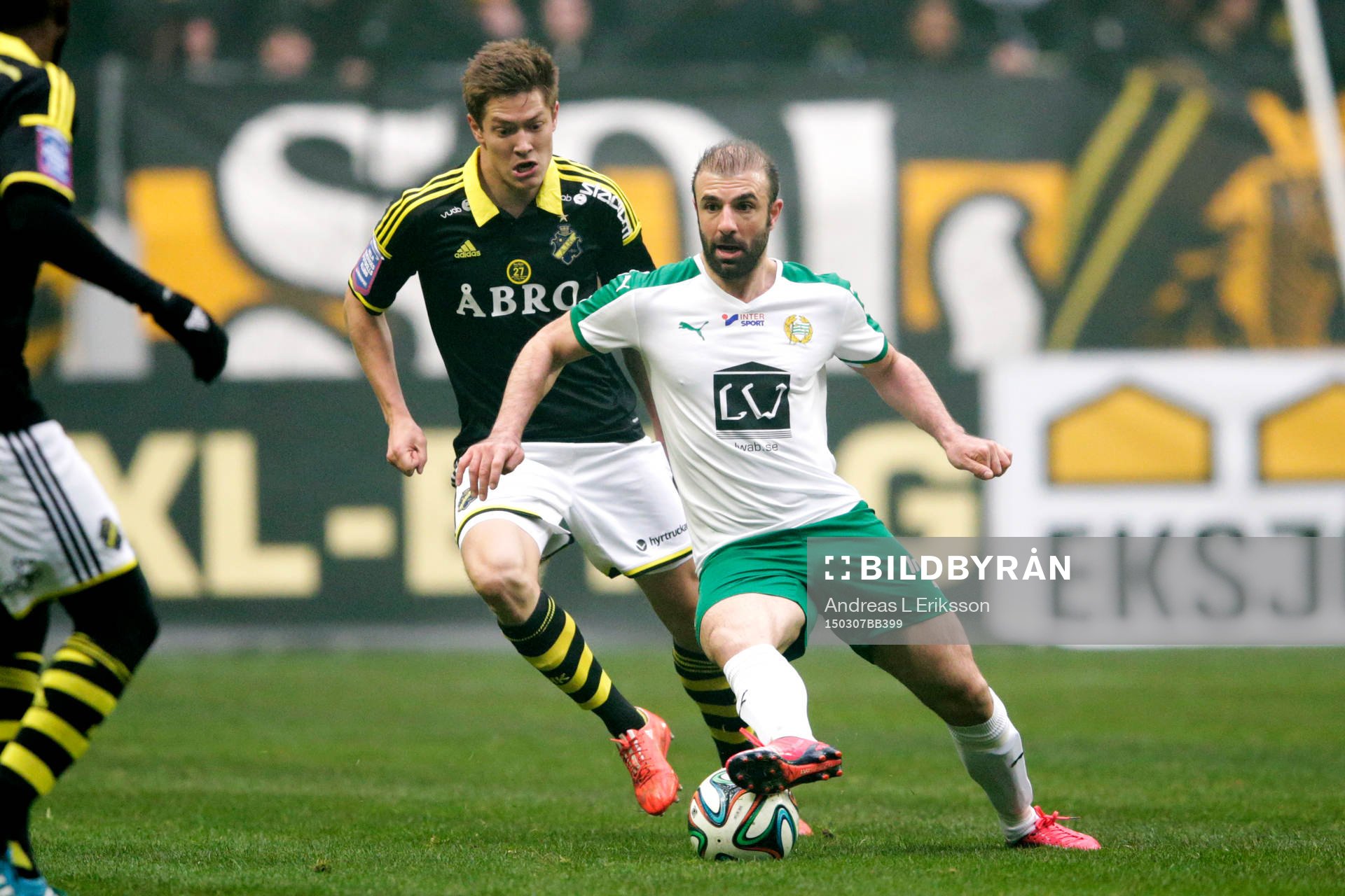 s Haukur Hauksson och Hammarbys Kennedy Bakircioglu