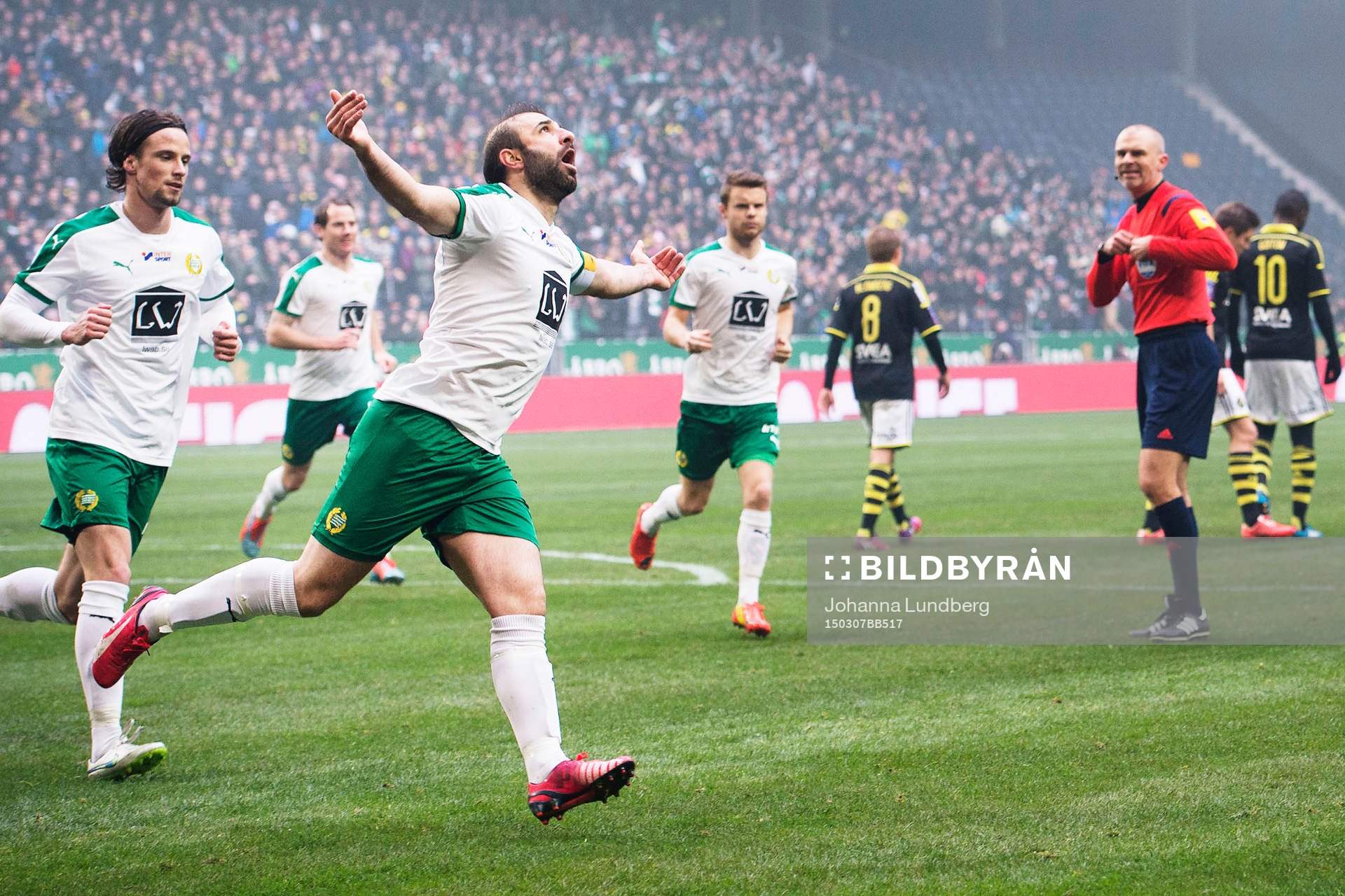 Hammarbys  Kennedy Bakircioglu jublar
