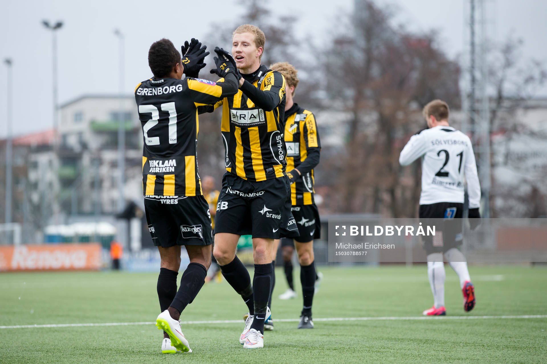 Häckens Nasiru Mohammed klappar om jublande 2-0