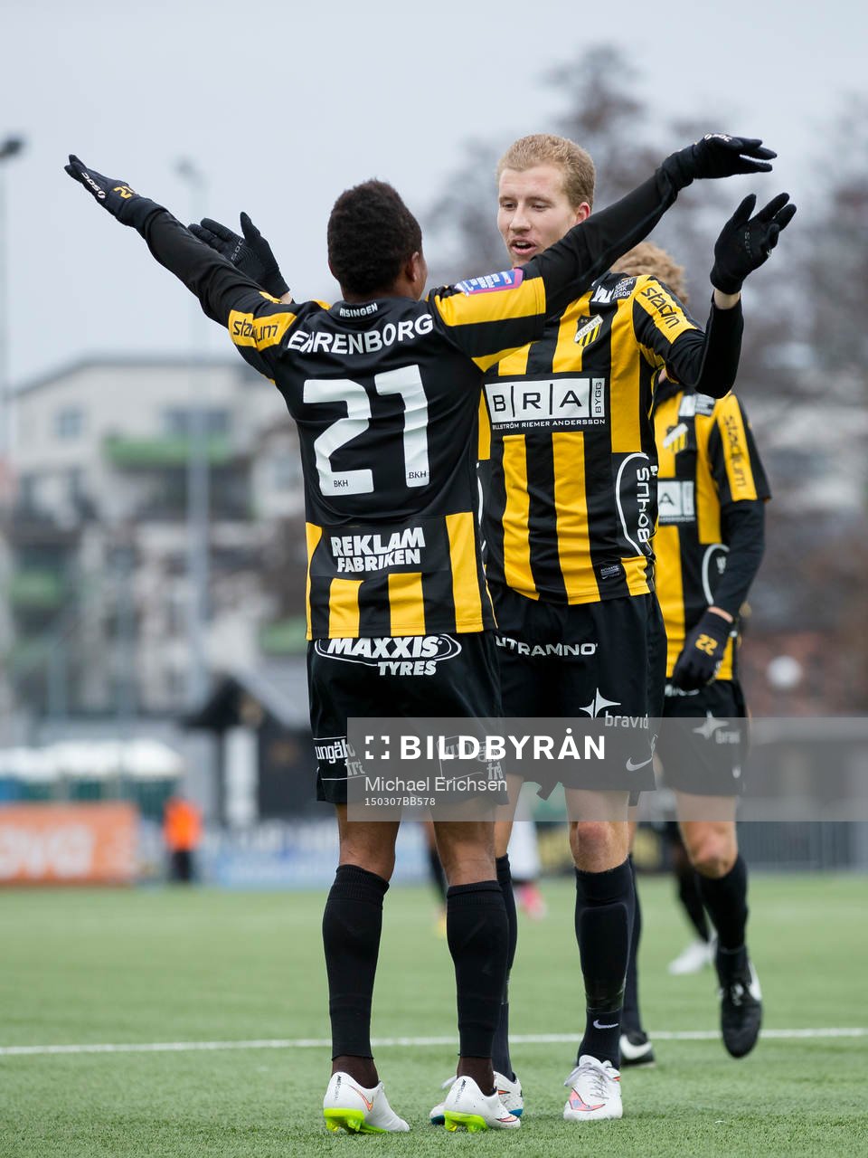 Häckens Nasiru Mohammed klappar om jublande 2-0