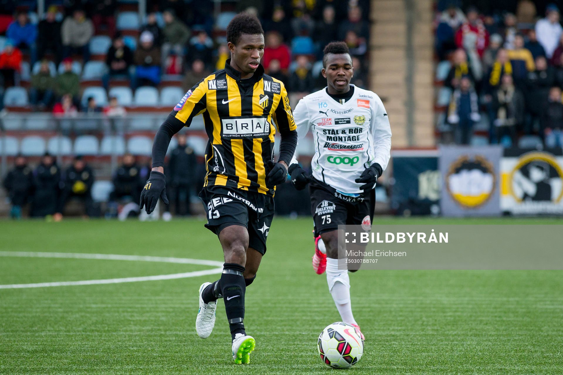 Häckens Mohammad Abubakari före Mjällbys Lumala Abdu