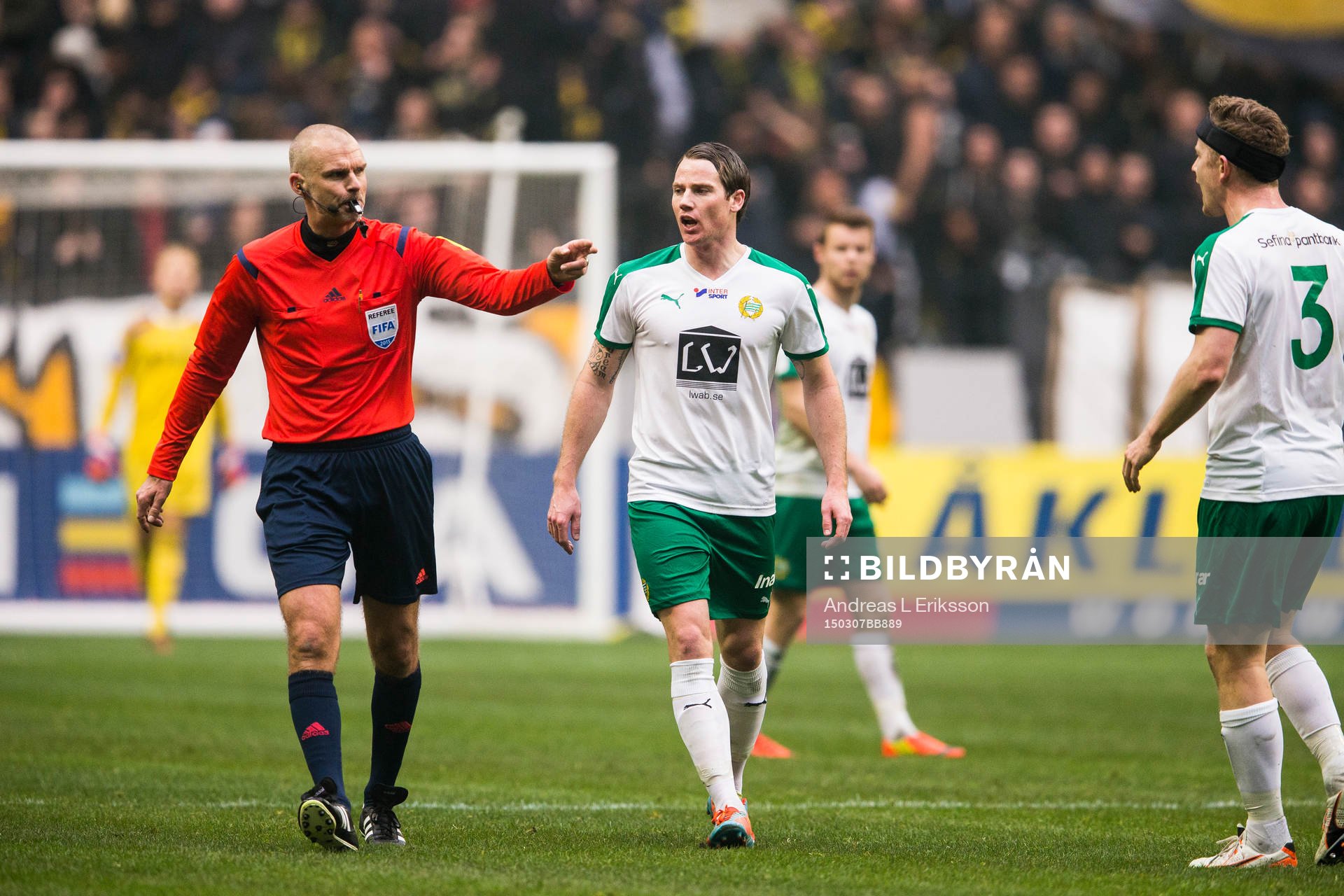 Domare Michael Lerjéus och Hammarbys Johan Persson