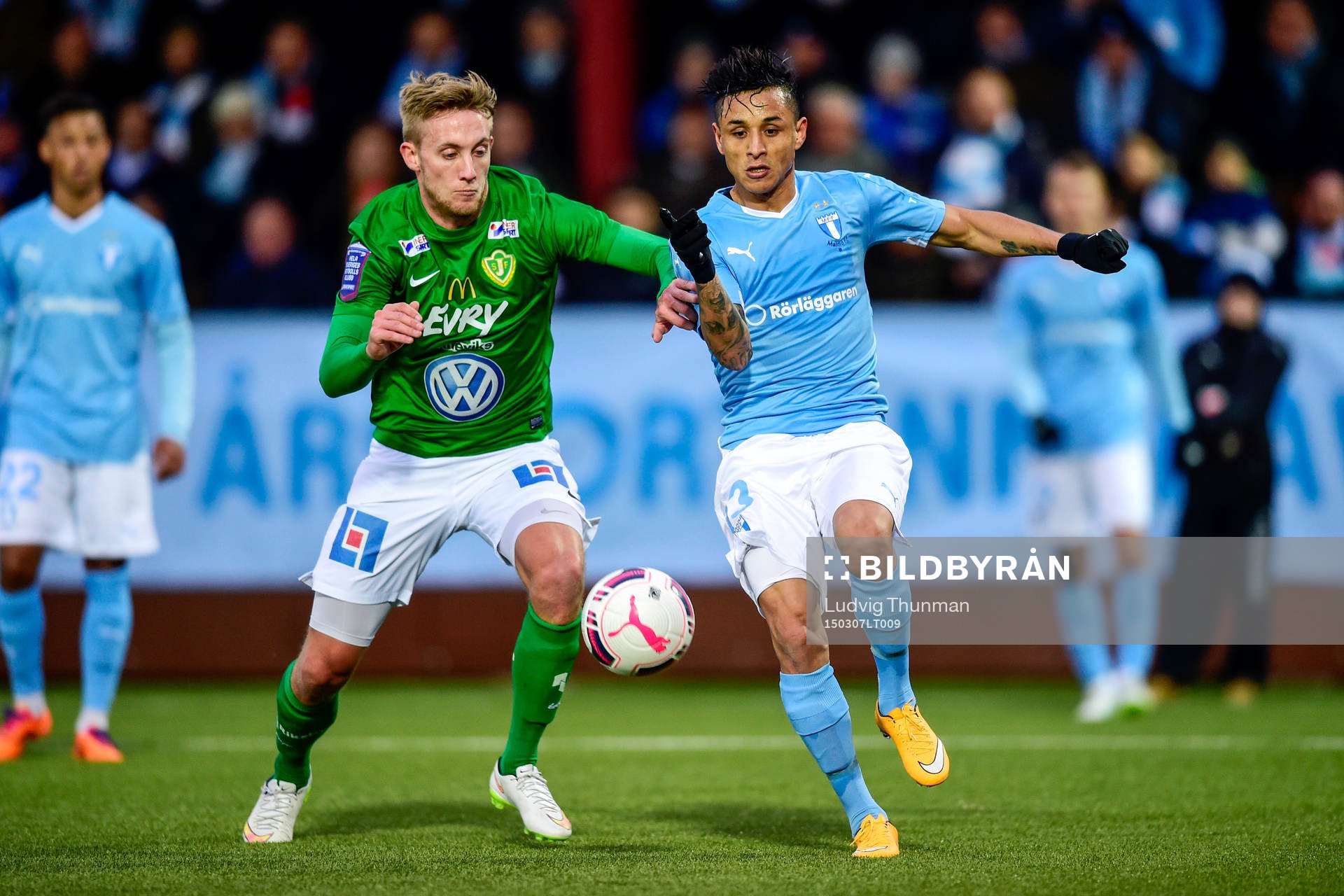 JönköpingsJesper Svensson och Malmö FFs Victor Yoshimar