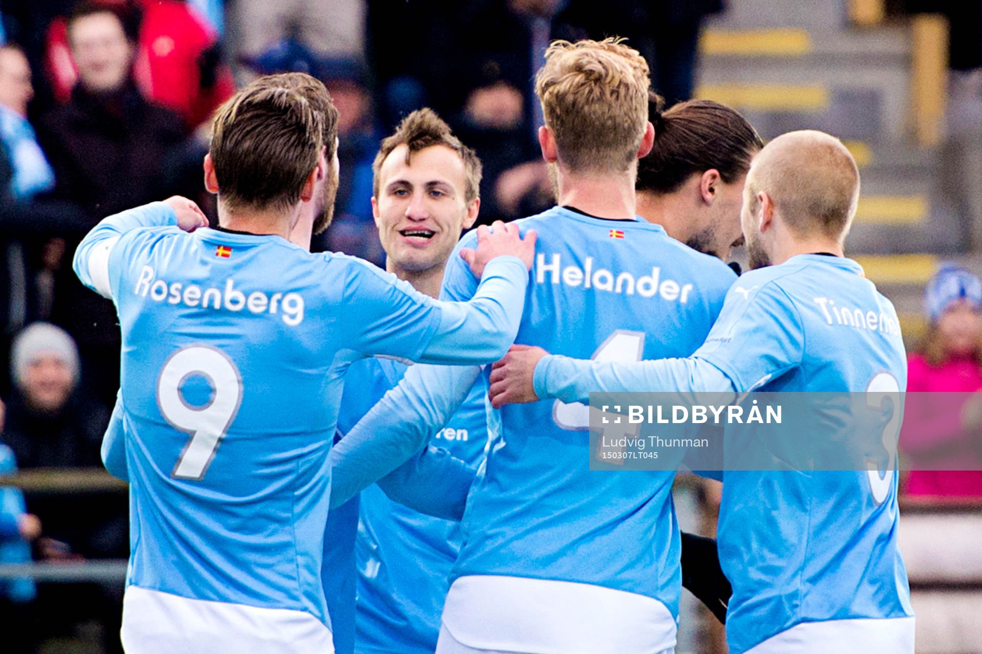 Malmö FFs Magnus Wolff Eikrem (vänd mot kameran) firar