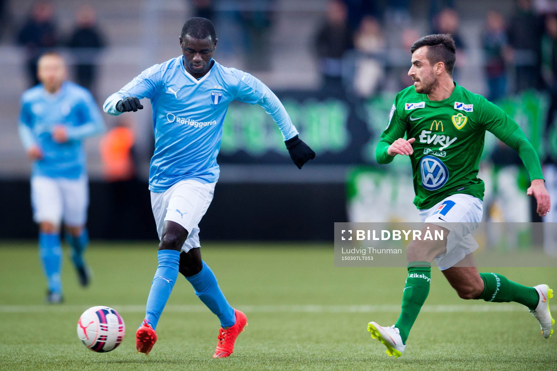 Malmö FFs Enock Kofi Adu jagas av Jönköpings